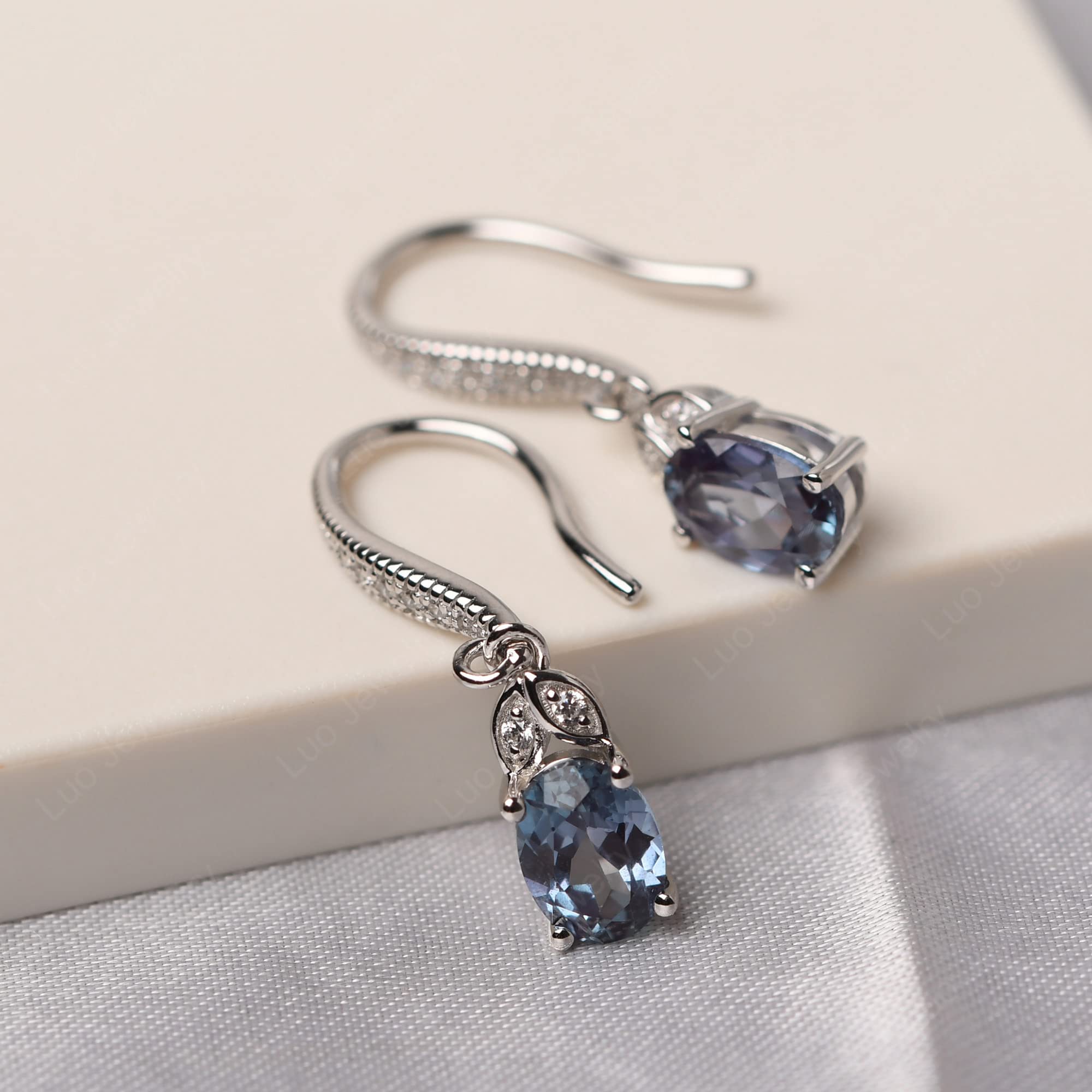 LUO 925 Sterling Silver Oval Dangle Earrings for Women - Elegant Bridal Wedding Jewelry Gift - Perfect for Weddings, Parties, and Special Occasions