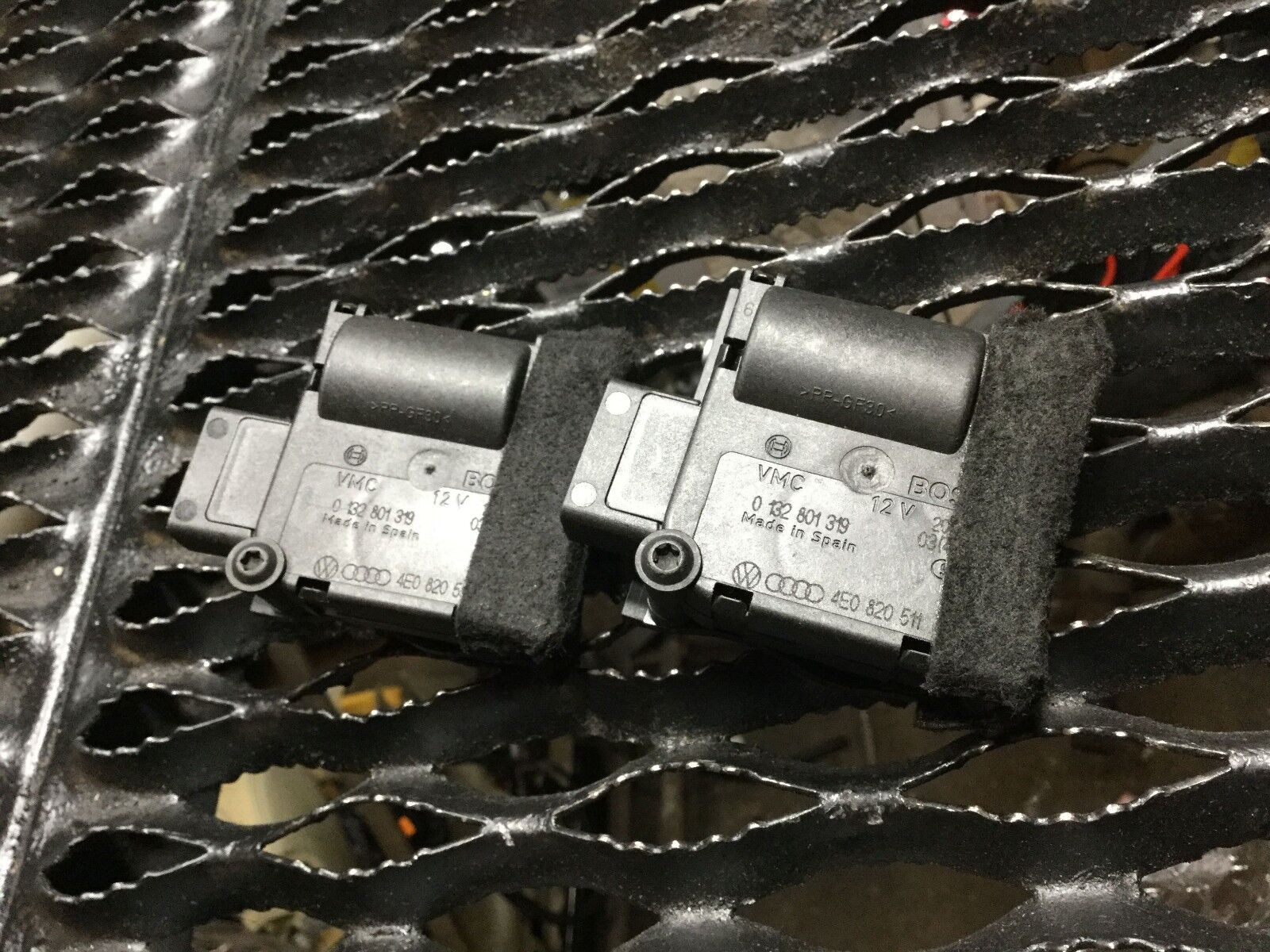 2003-2007 Audi A8 AC Core Actuator Servo Flap Motor - OEM Replacement (2-Pack) - Perfect for HVAC System Repairs & Climate Control Maintenance