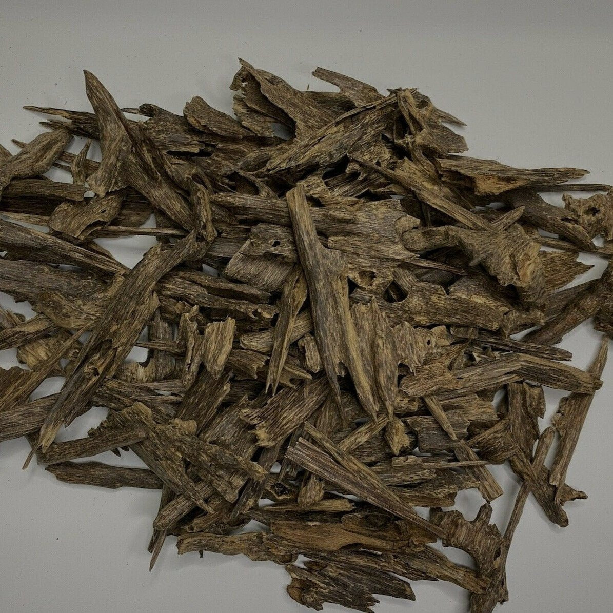 Premium Wild Assam Agarwood Chips - Natural Aloeswood Incense for Meditation, Aromatherapy & Relaxation (25g) | High-Quality Hindi Oudh Chips for Home, Yoga & Spiritual Practices