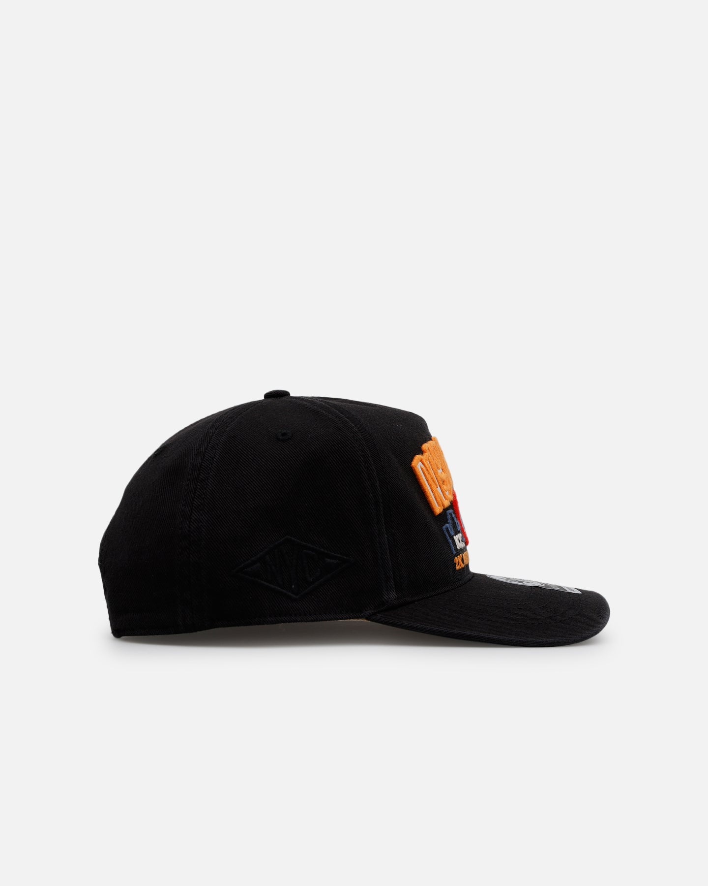 New York Knicks NBA Championship Trophy Case Snapback Hat - Official 47 Brand Adjustable Black Baseball Cap for Men & Women - Perfect for Basketball Games, Fan Collections and Streetwear Fashion