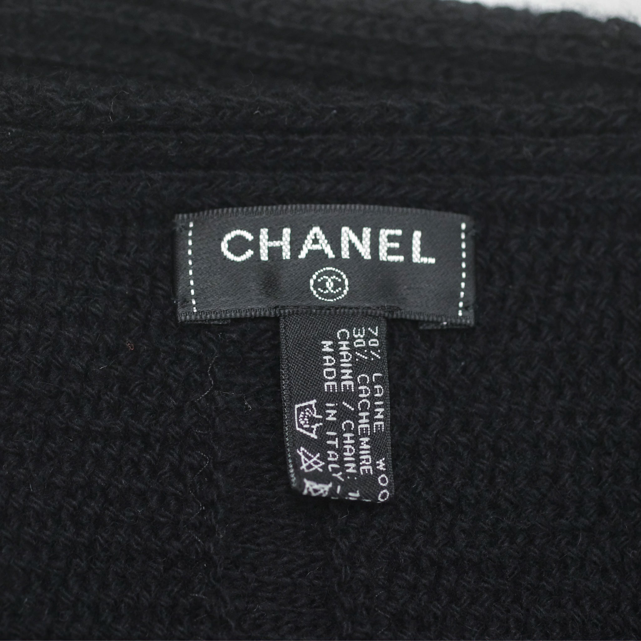 Chanel Chain Logo Scarf - Luxury Wool Cashmere Wrap for Women - Black Winter Fashion Accessory for Office, Party & Evening Out