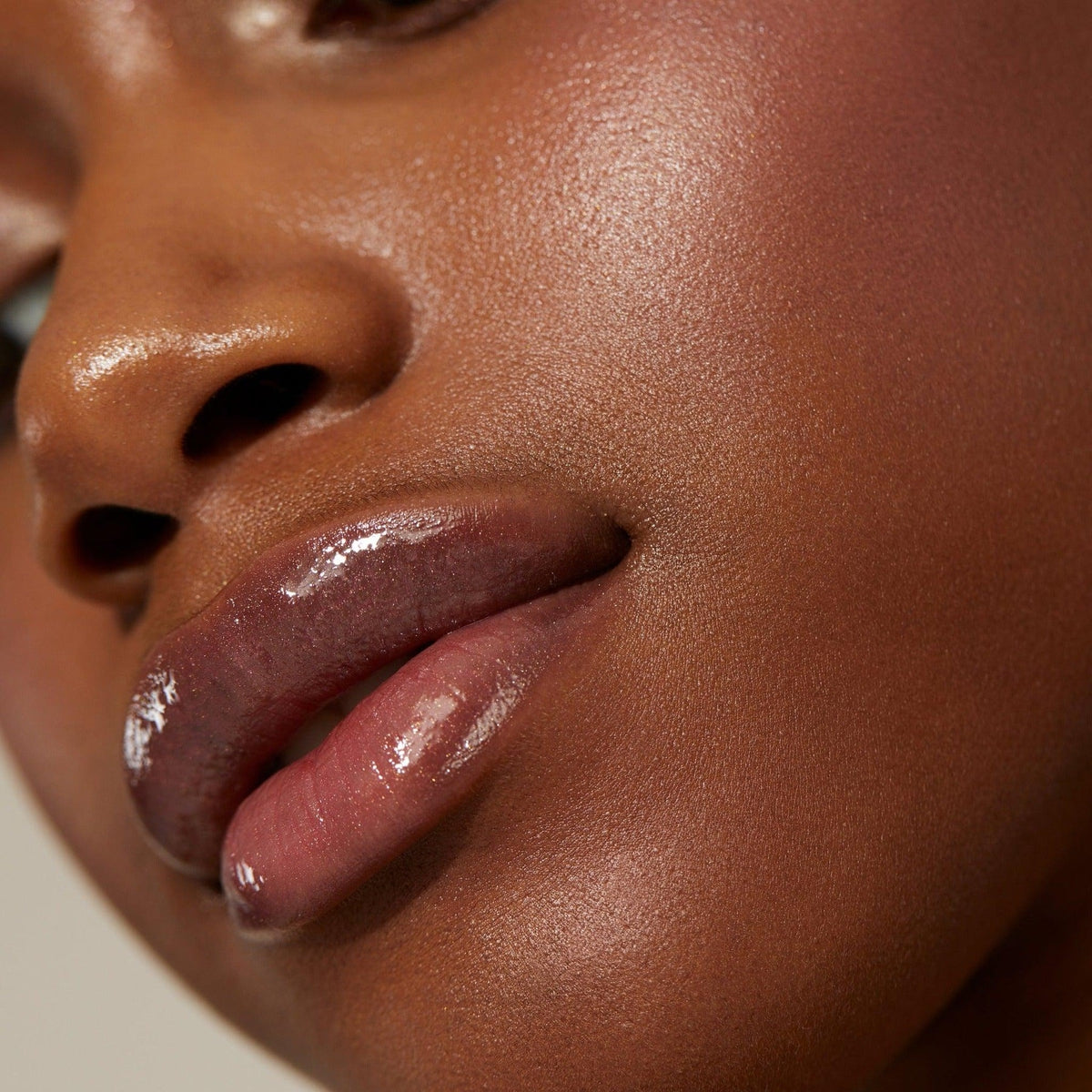 Long Lasting Hydrating Lip Gloss - Moisturizing & Shiny Lip Gloss for Women - Perfect for Daily Wear, Parties & Special Occasions