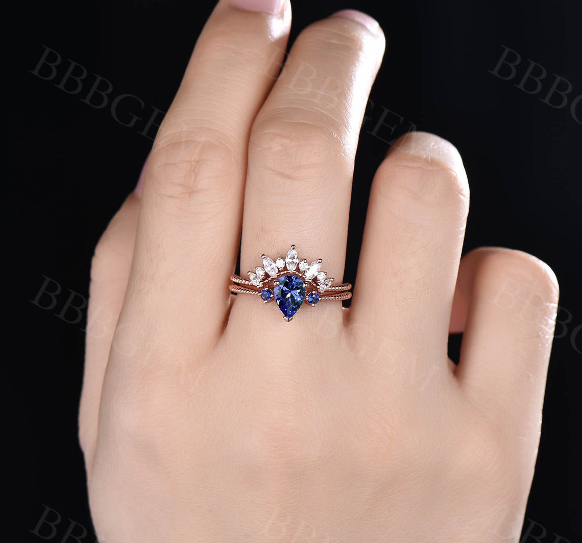 Three Stone Pear Cut Tanzanite Engagement Ring Set in 18k Gold with Moissanite Matching Band – Perfect for Proposals, Anniversaries & Bridal Jewelry