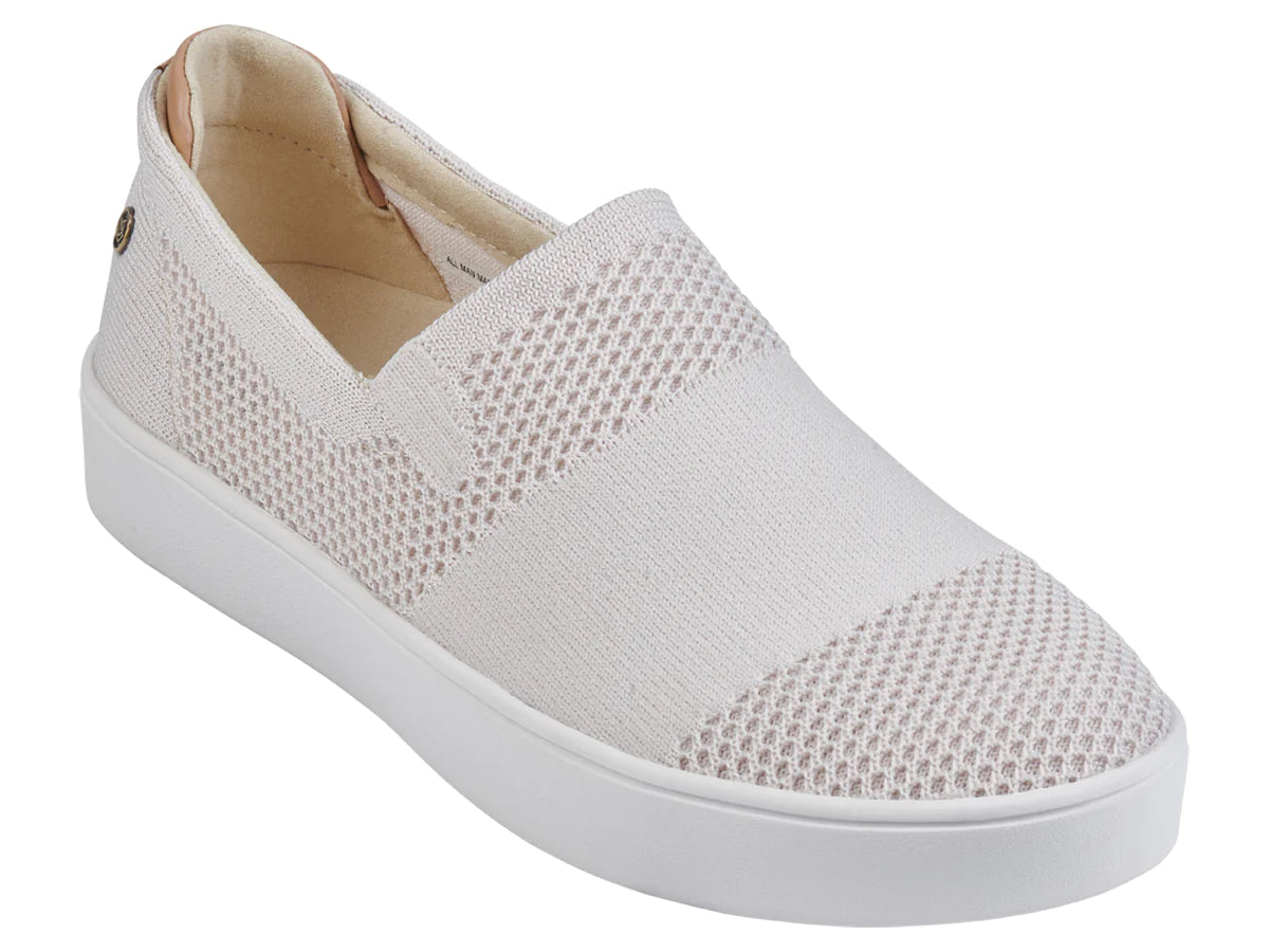 Women's Comfortable Slip-On Sandals - Breathable Bahama Style in Cream | Perfect for Beach, Vacation & Casual Wear