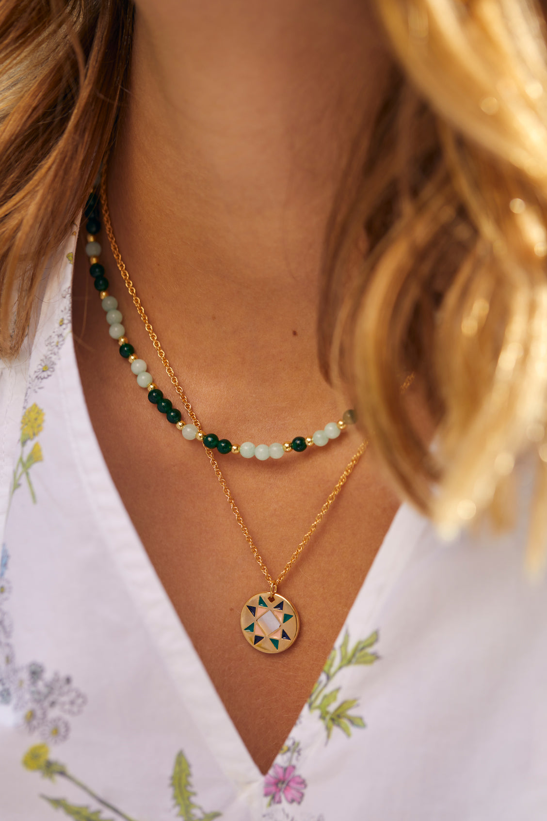 Elegant Quilted Gemstone Circle Pendant Necklace for Women - Perfect for Weddings, Parties & Everyday Jewelry