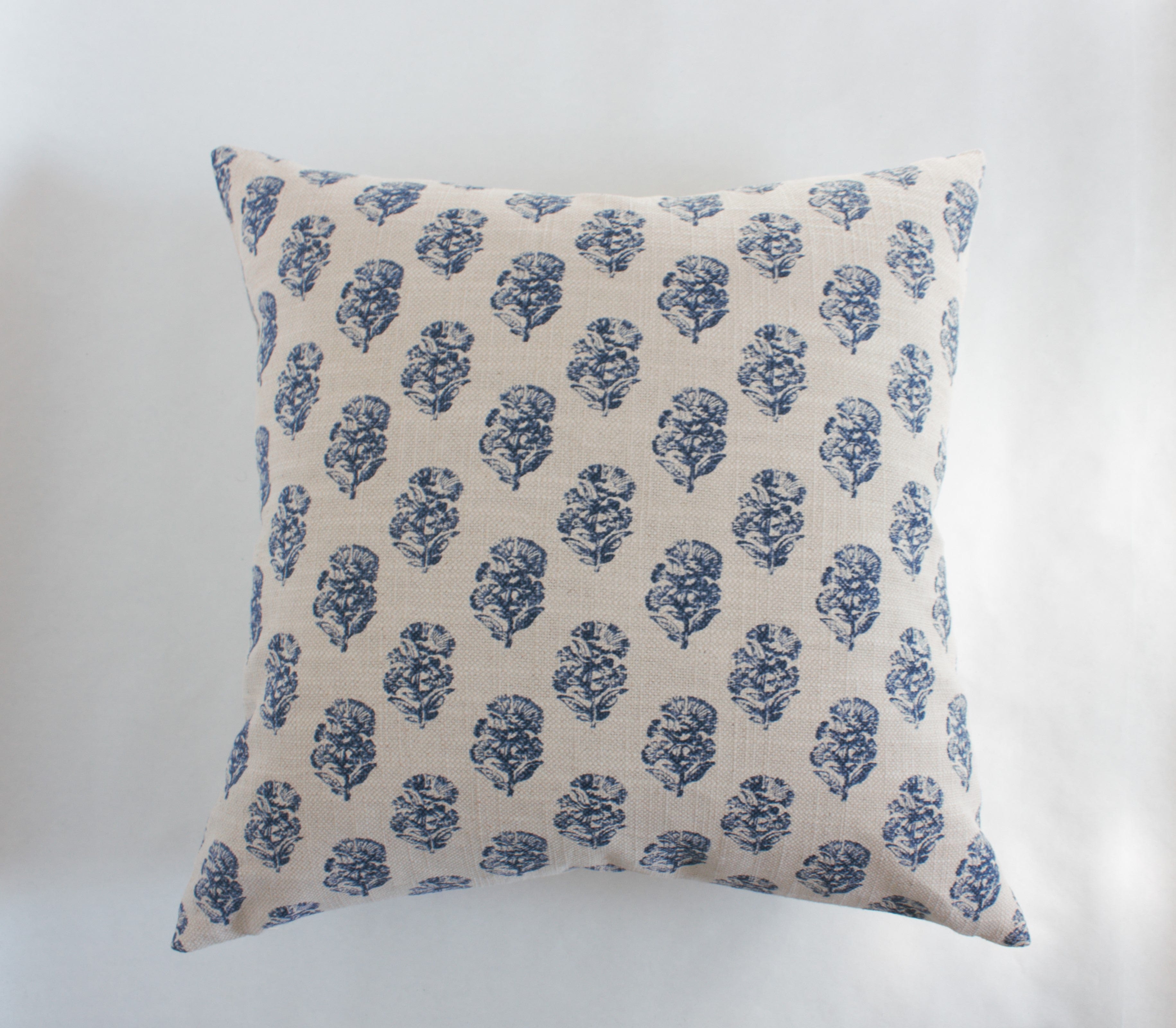 Owen Floral Pillow - Soft Decorative Throw Pillow for Couch, Bed, Sofa - Perfect for Home Decor, Living Room, Bedroom, Nursery - Floral Design Cushion Cover