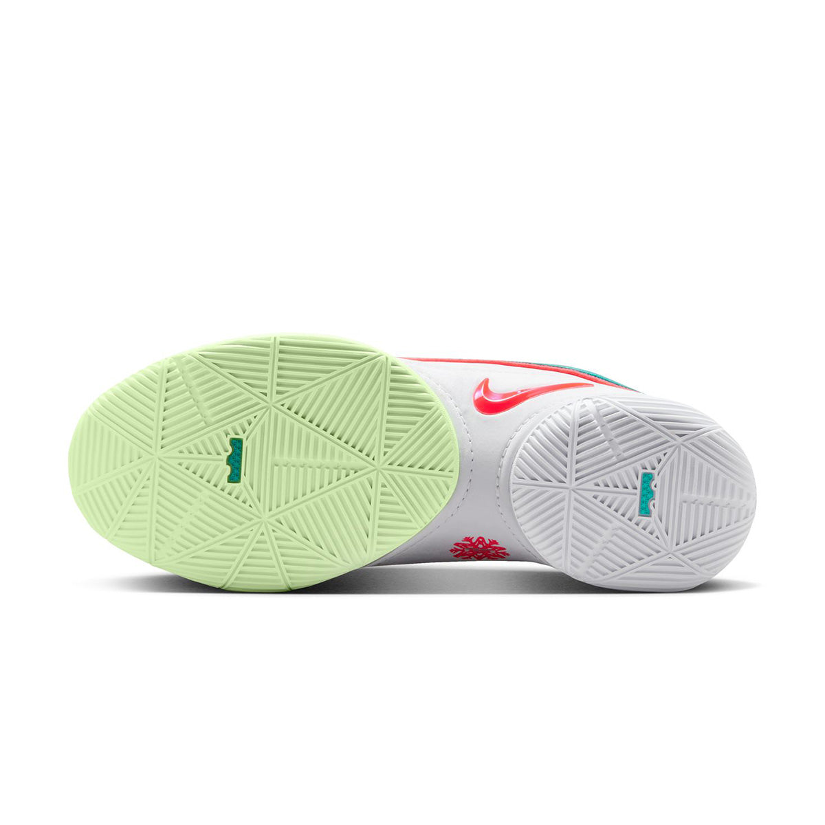 LeBron XXII EP 'Christmas' Edition Basketball Shoes - Limited Holiday Release for Men - Perfect for NBA Games, Streetwear & Sneaker Collectors