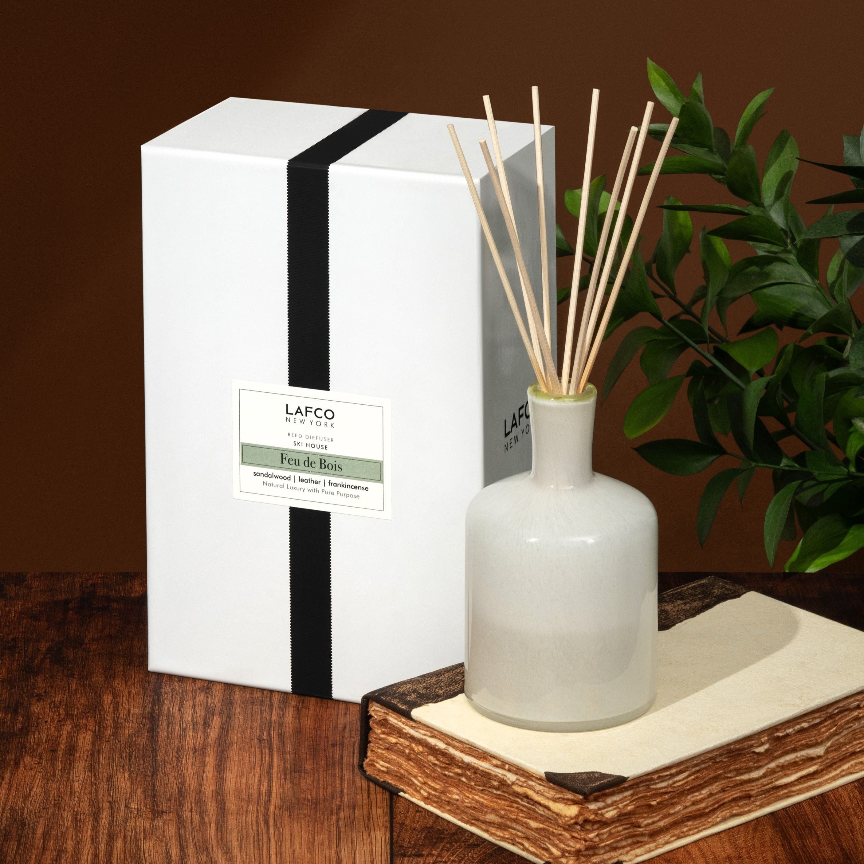 Feu de Bois Reed Diffuser - Premium Wood Scented Home Fragrance Oil for Living Room, Bedroom & Office - Long Lasting Aromatherapy Essential Oil Diffuser Set
