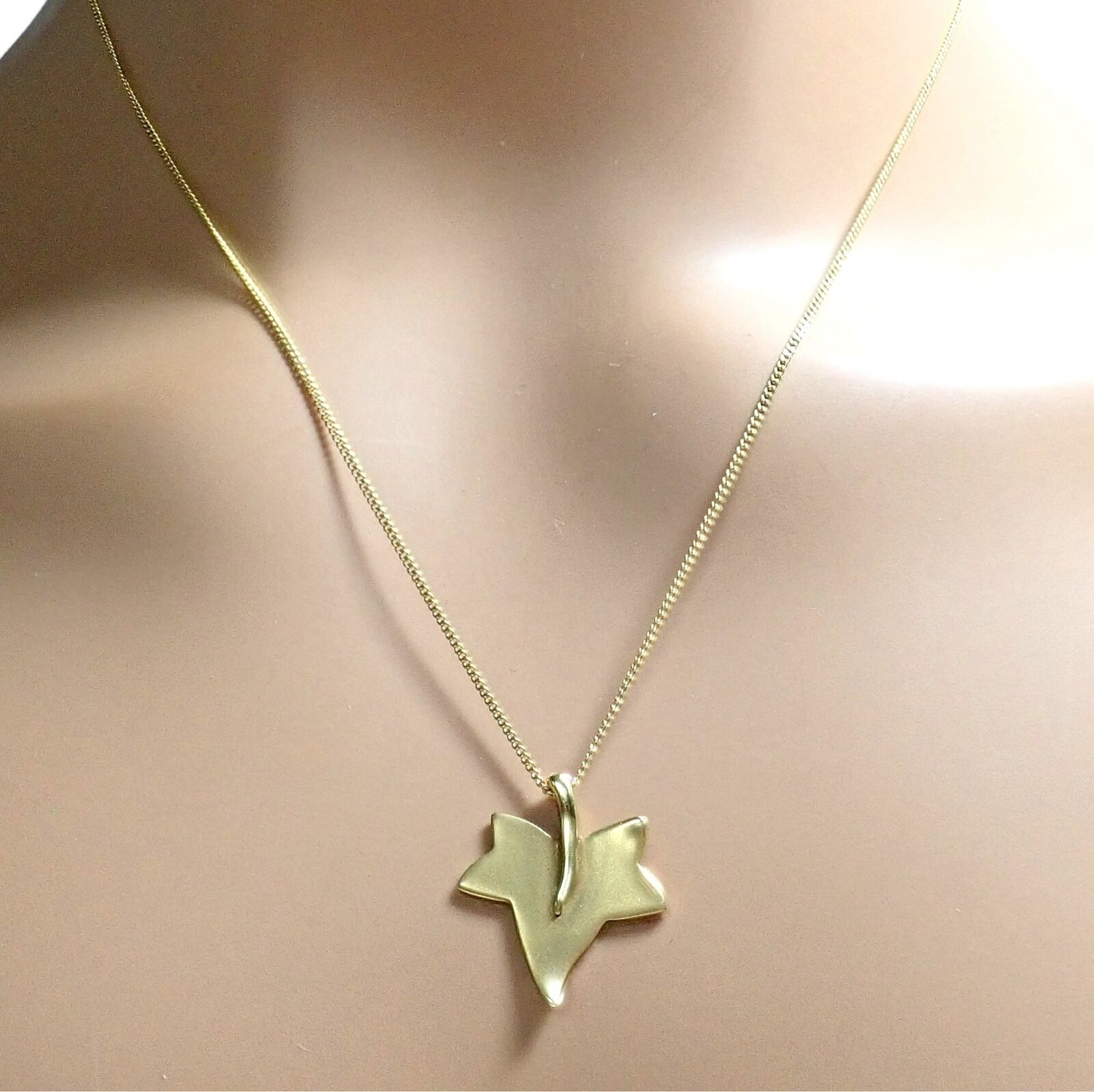 Authentic Tiffany & Co Cummings 18k Yellow Gold Leaf Pendant Necklace Vintage 1980 - Elegant Jewelry Gift for Women, Perfect for Anniversaries & Special Occasions