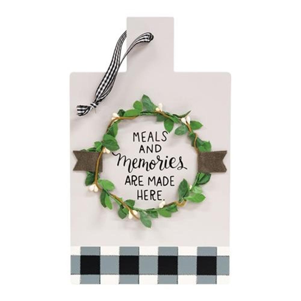Personalized Meals and Memories Wooden Cutting Board - Custom Kitchen Decor for Family Gatherings & Holiday Entertaining