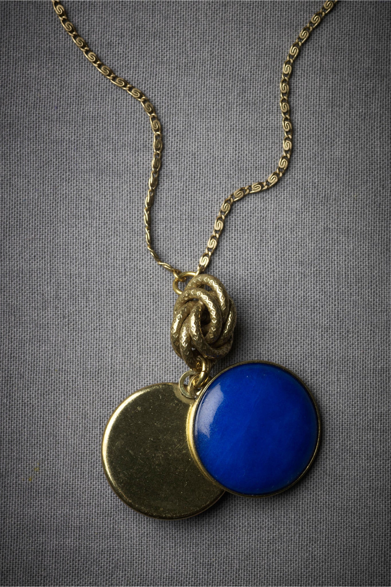 Elegant Paired Pendant Necklace Set - Perfect Matching Couple Jewelry for Anniversaries & Romantic Gifts