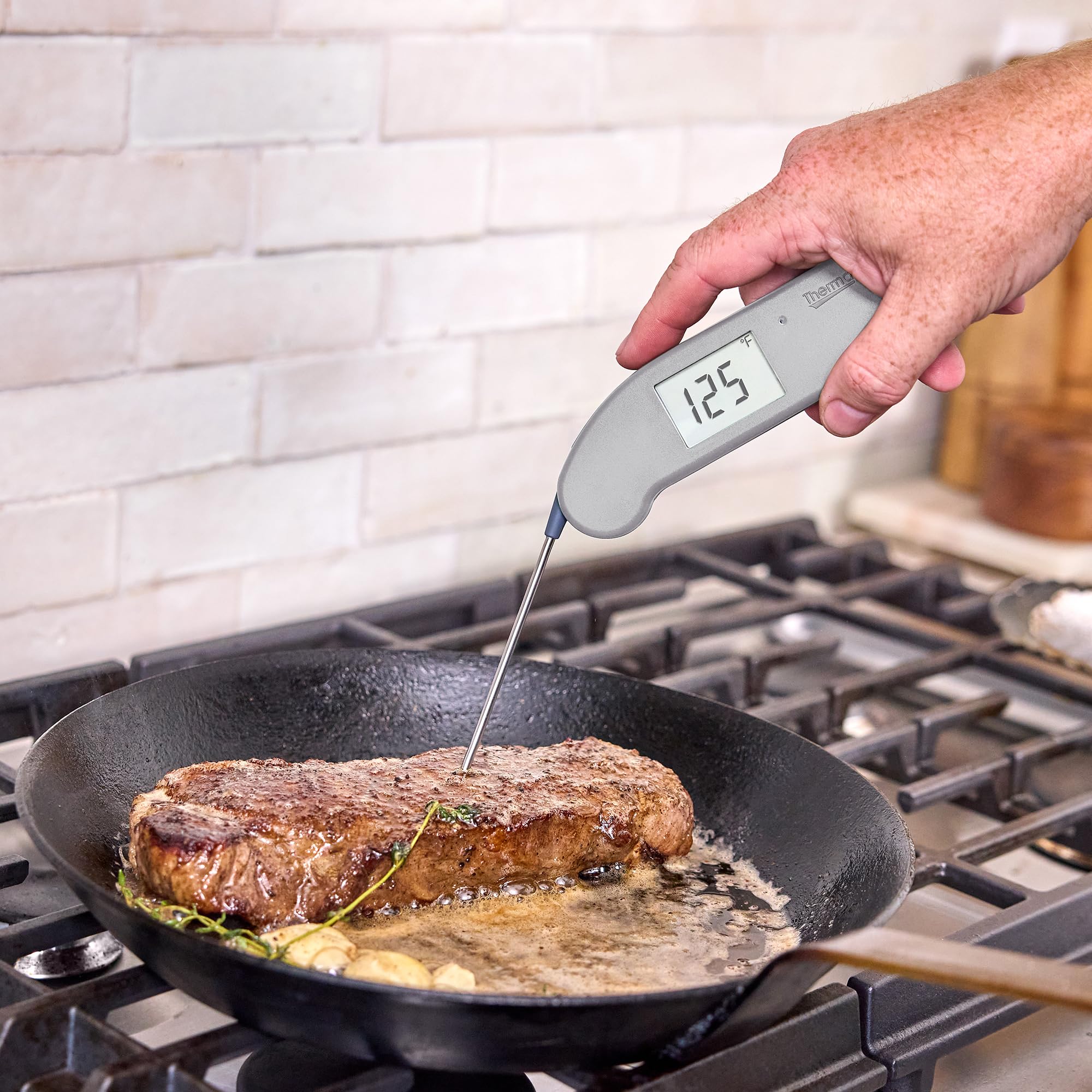 ThermoWorks Thermapen ONE - Professional Instant-Read Digital Meat Thermometer for Cooking, Grilling & Baking | Fast & Accurate Temperature Readings for BBQ, Kitchen & Outdoor Use