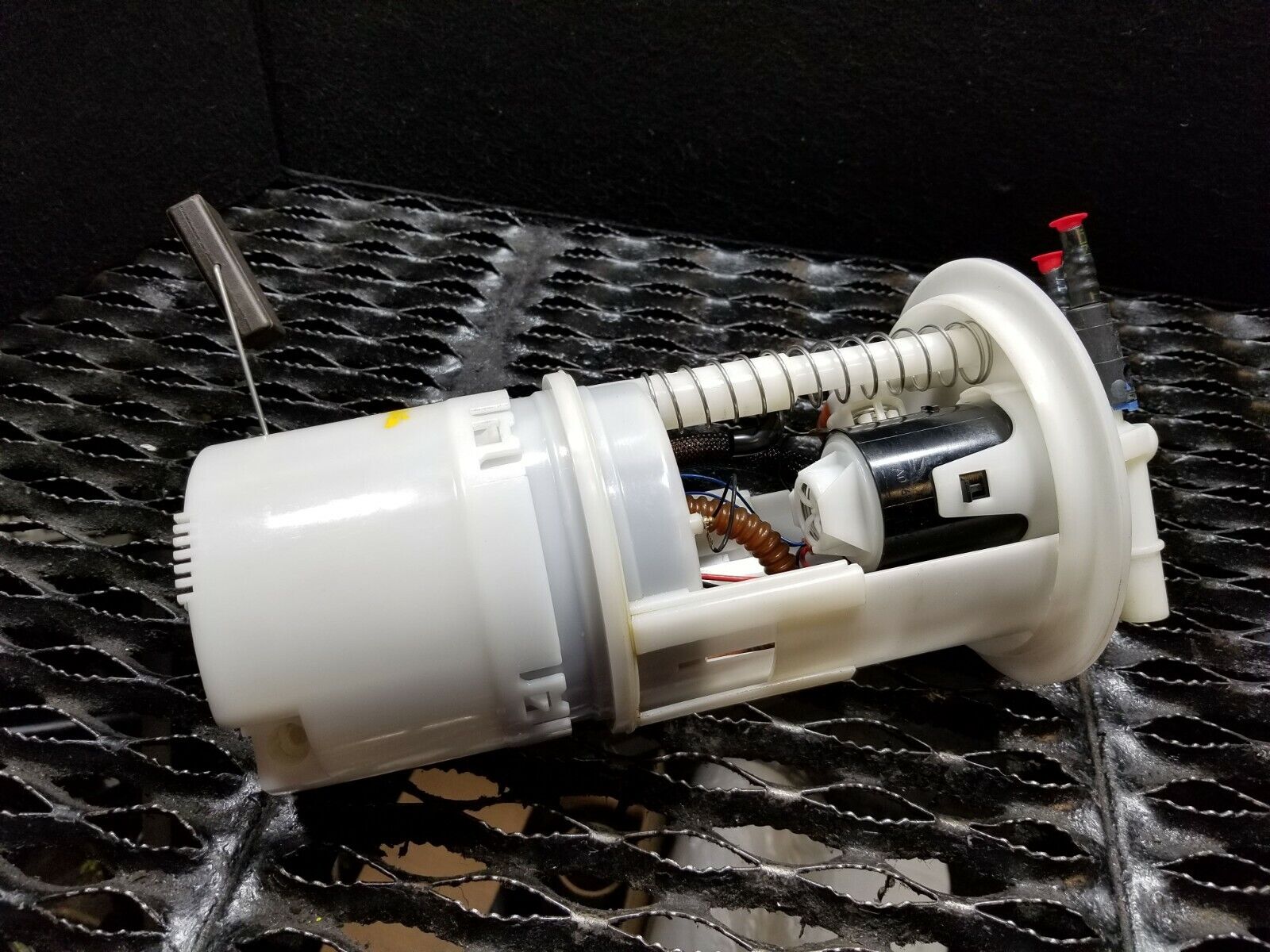 04 05 06 Chrysler Sebring Convertible 2.7L Fuel Pump OEM Replacement Part - High Performance Fuel Pump for Chrysler Sebring Convertible Models, Perfect for Engine Maintenance & Repair
