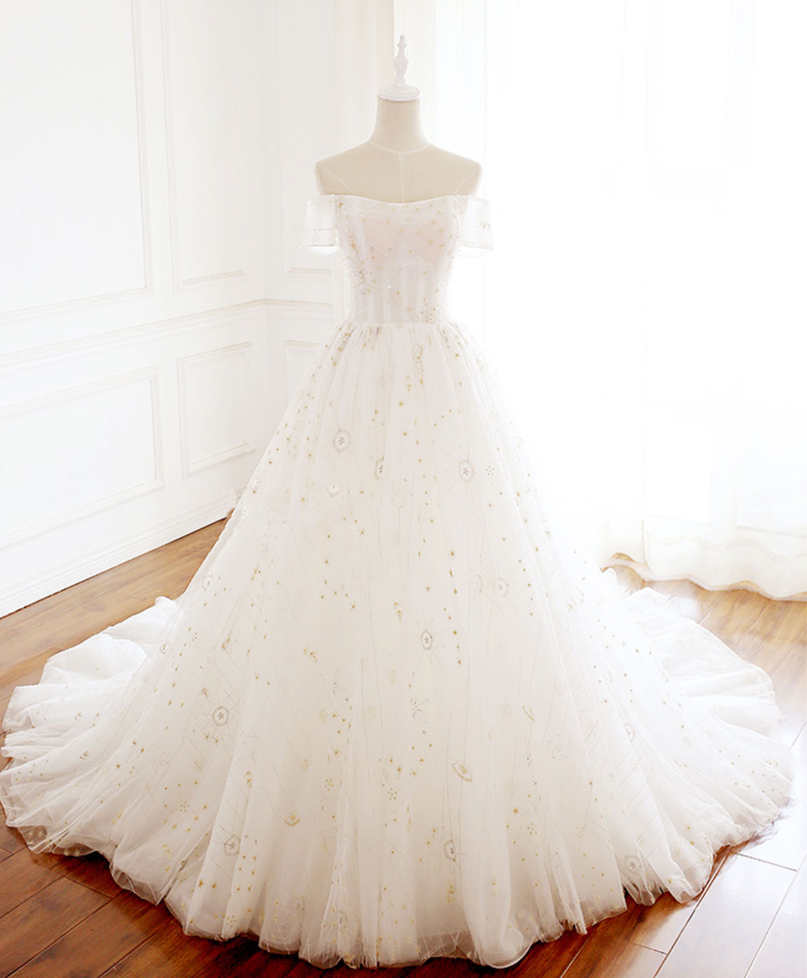 Elegant Tulle Lace Long Prom Dress - Formal Evening Gown for Women - Perfect for Homecoming, Wedding Guest, and Special Occasions