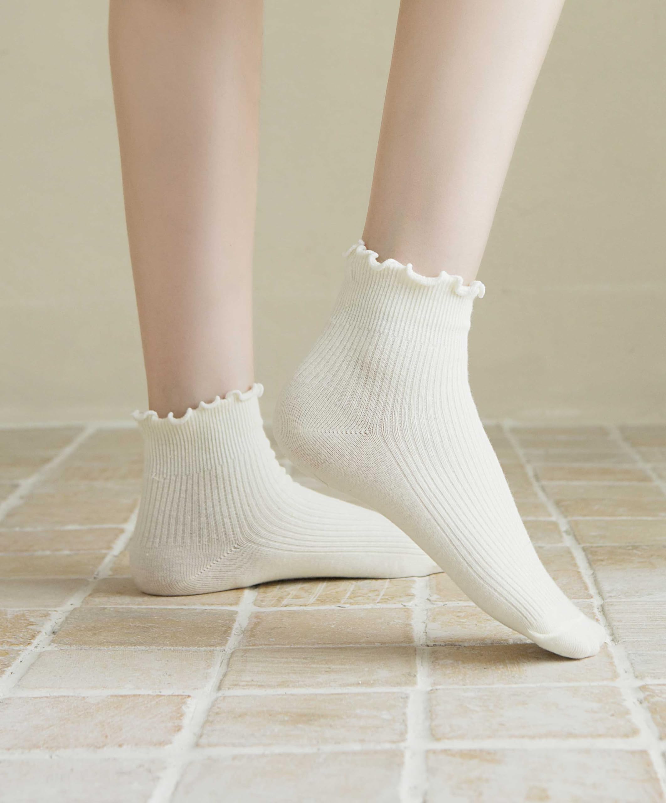 Women's Cute Ruffle Ankle Socks 6-Pack - Soft Cotton Knit Lettuce Trim Frilly Turn-Cuff Casual Socks for Everyday Wear, Outfits & Gifts
