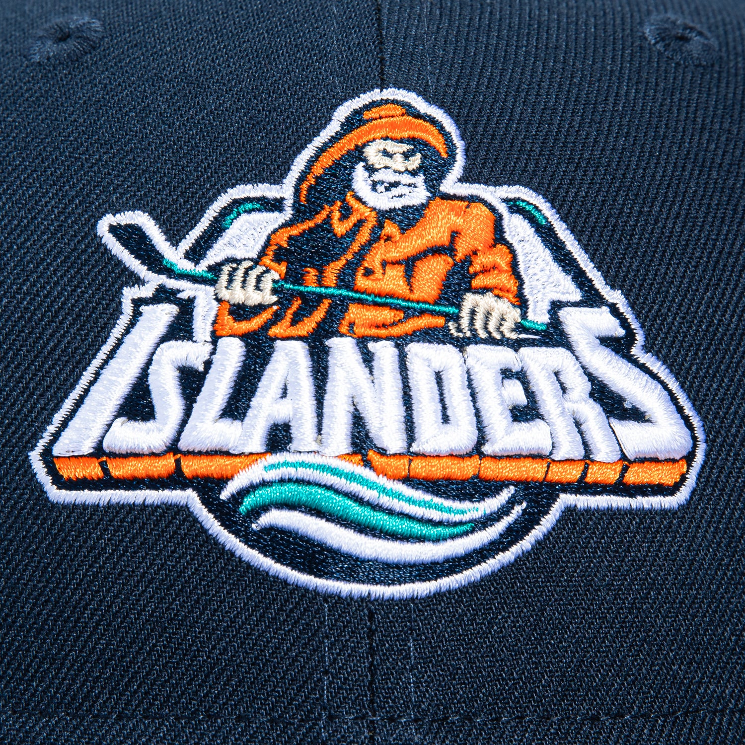 New Era 59Fifty New York Islanders Reversed Retro Snapback Hat - Navy Blue NHL Hockey Cap for Men & Women - Perfect for Games, Fan Gear & Streetwear Fashion
