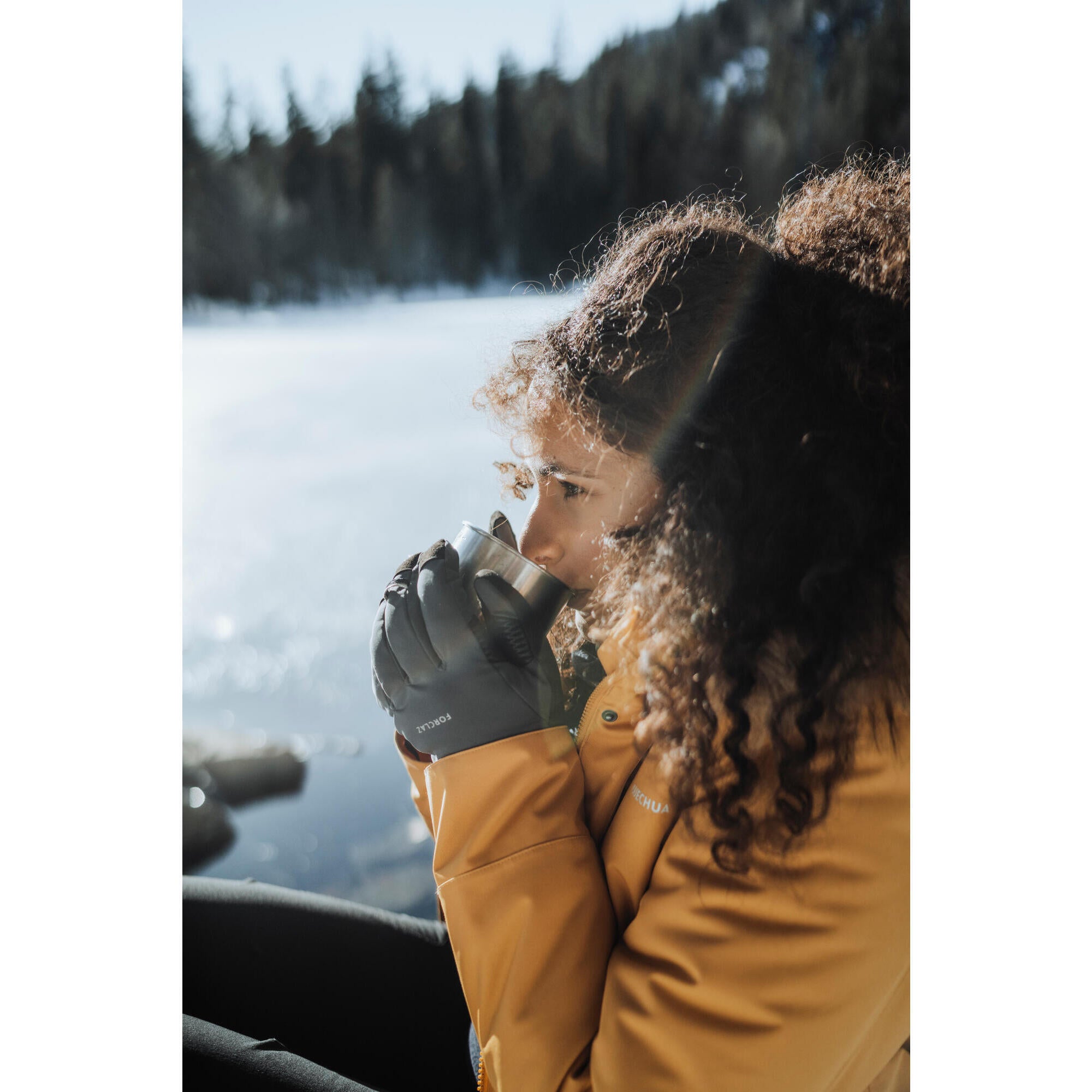 Forclaz MT900 Hiking Gloves for Adults - Lightweight, Waterproof & Durable - Perfect for Backpacking, Camping & Outdoor Adventures