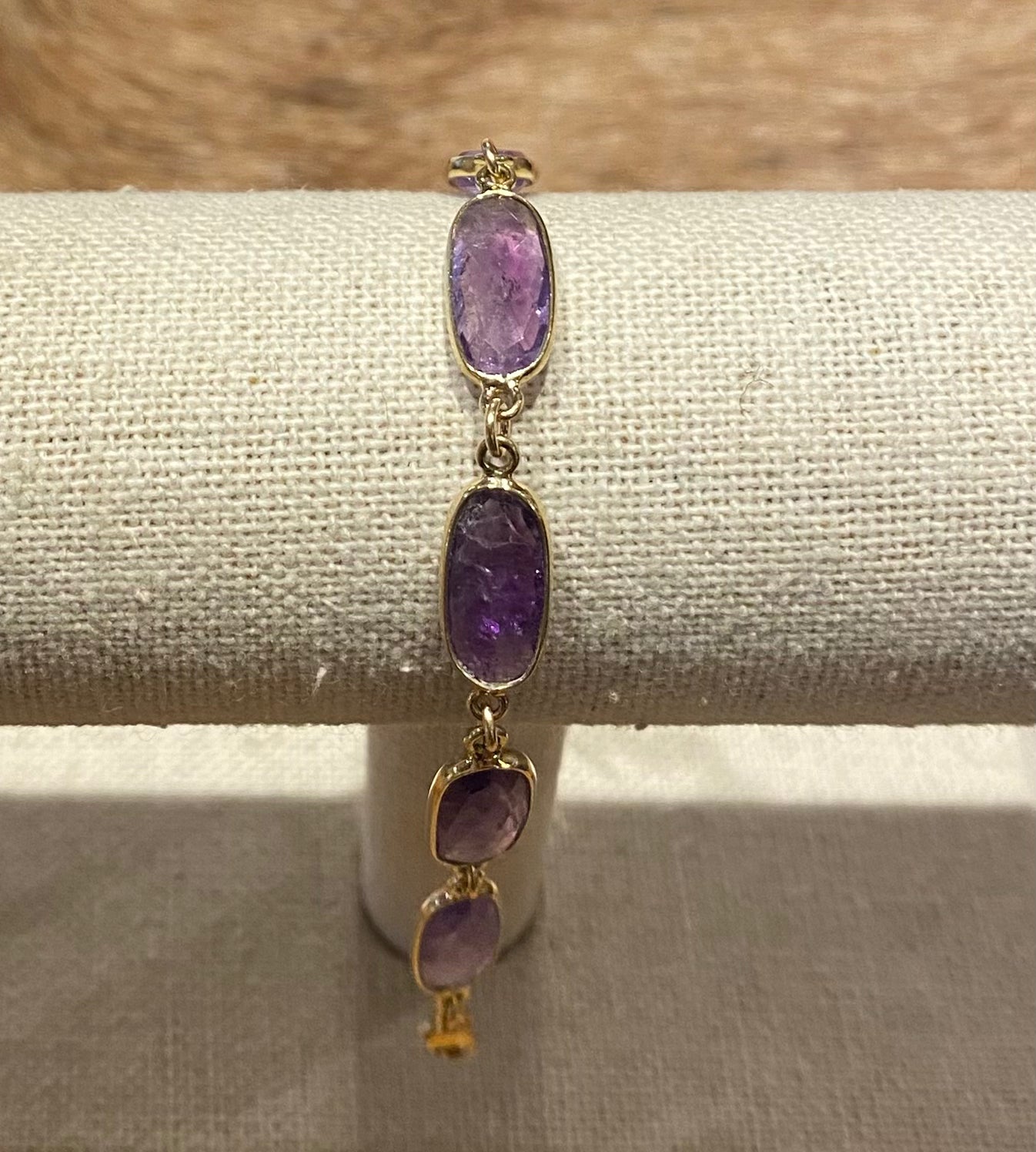Amethyst Hexagon Healing Crystal Bracelet for Women - Spiritual Energy, Chakra Balancing & Stress Relief - Perfect for Meditation, Yoga & Daily Wear