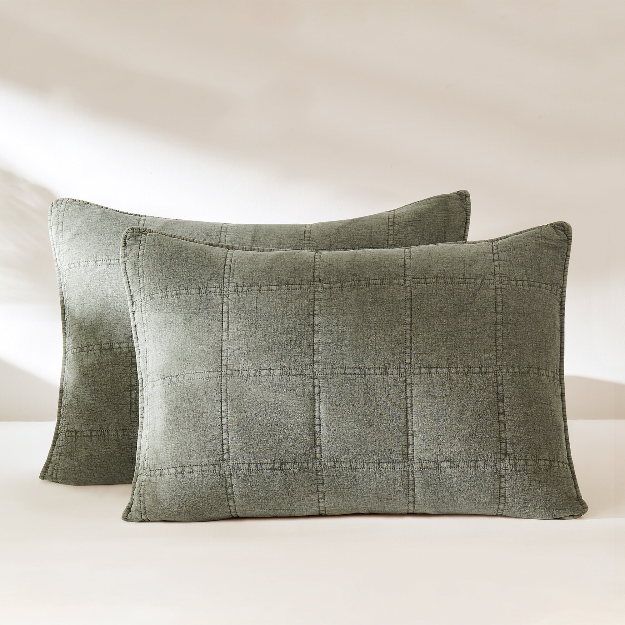 Logan Stone Washed Cotton Quilt Set - 3 Piece Bedding Set with Pillow Shams | Soft & Breathable Comforter for All Seasons | Perfect for Master Bedroom, Guest Room & Dorm Decor