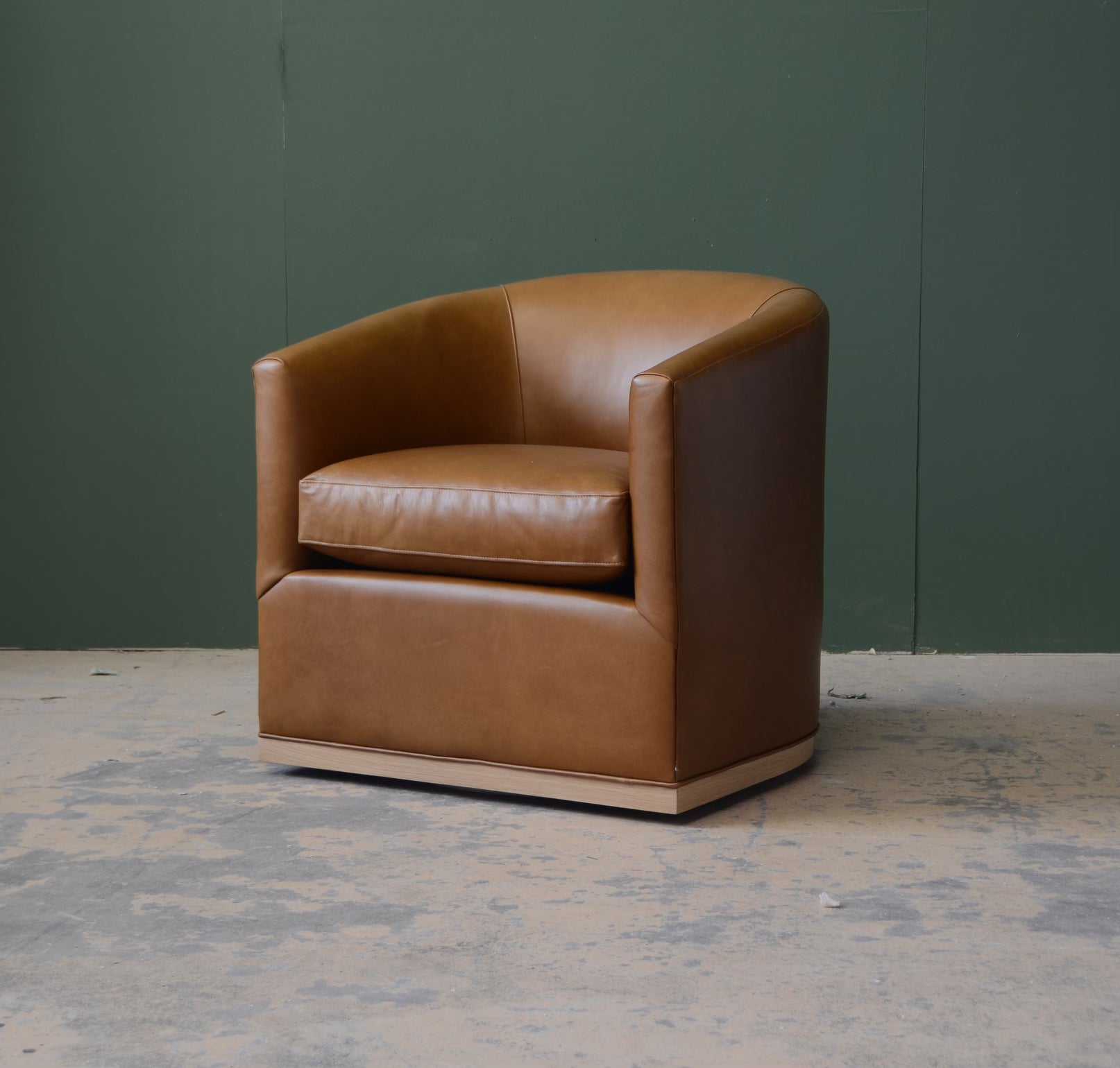Tyson Club Chair - Modern Accent Chair for Living Room, Lounge, Office - Comfortable Upholstered Armchair with Sturdy Wooden Legs - Perfect for Reading, Relaxing, and Home Decor
