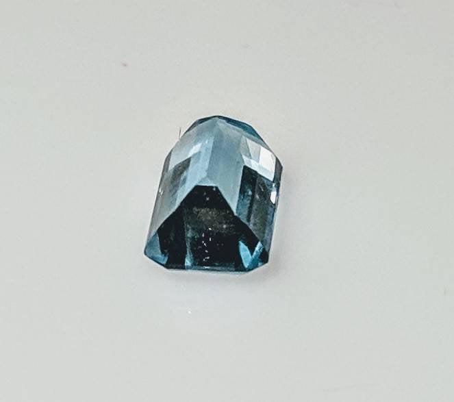 1.35ct Natural Genuine Brazilian Aquamarine Gemstone - 8x5mm Emerald Cut VVS Loose Stone for Jewelry Making, Engagement Rings & Custom Designs