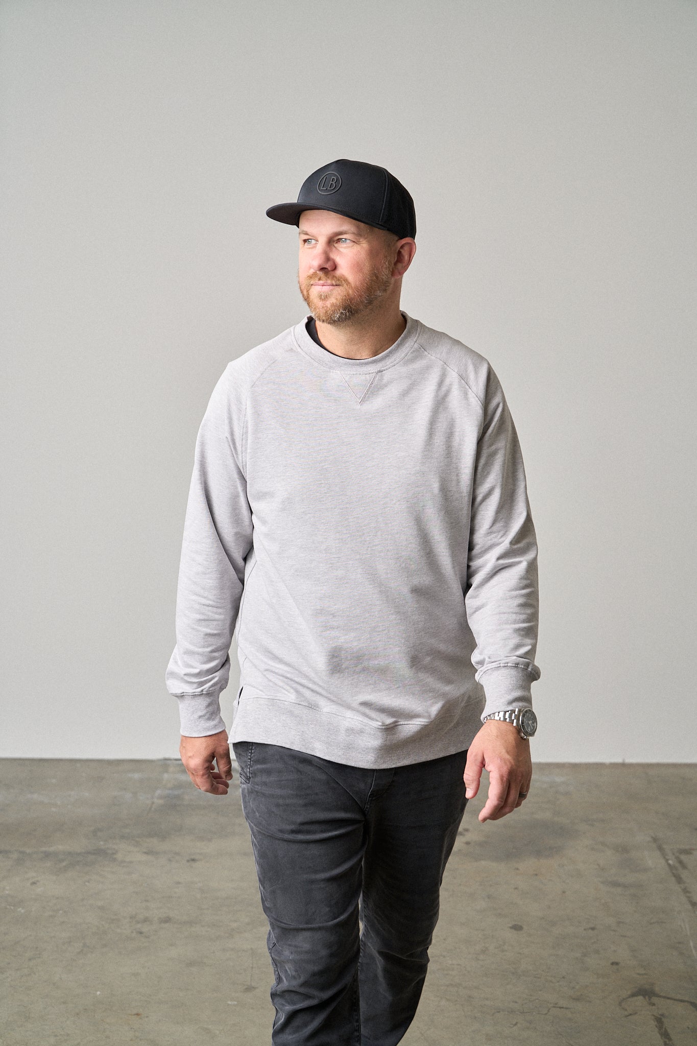 Stylish Grey Pullover for Adults - Cozy & Comfortable Sweatshirt for Casual Wear, Lounge & Outdoor Activities