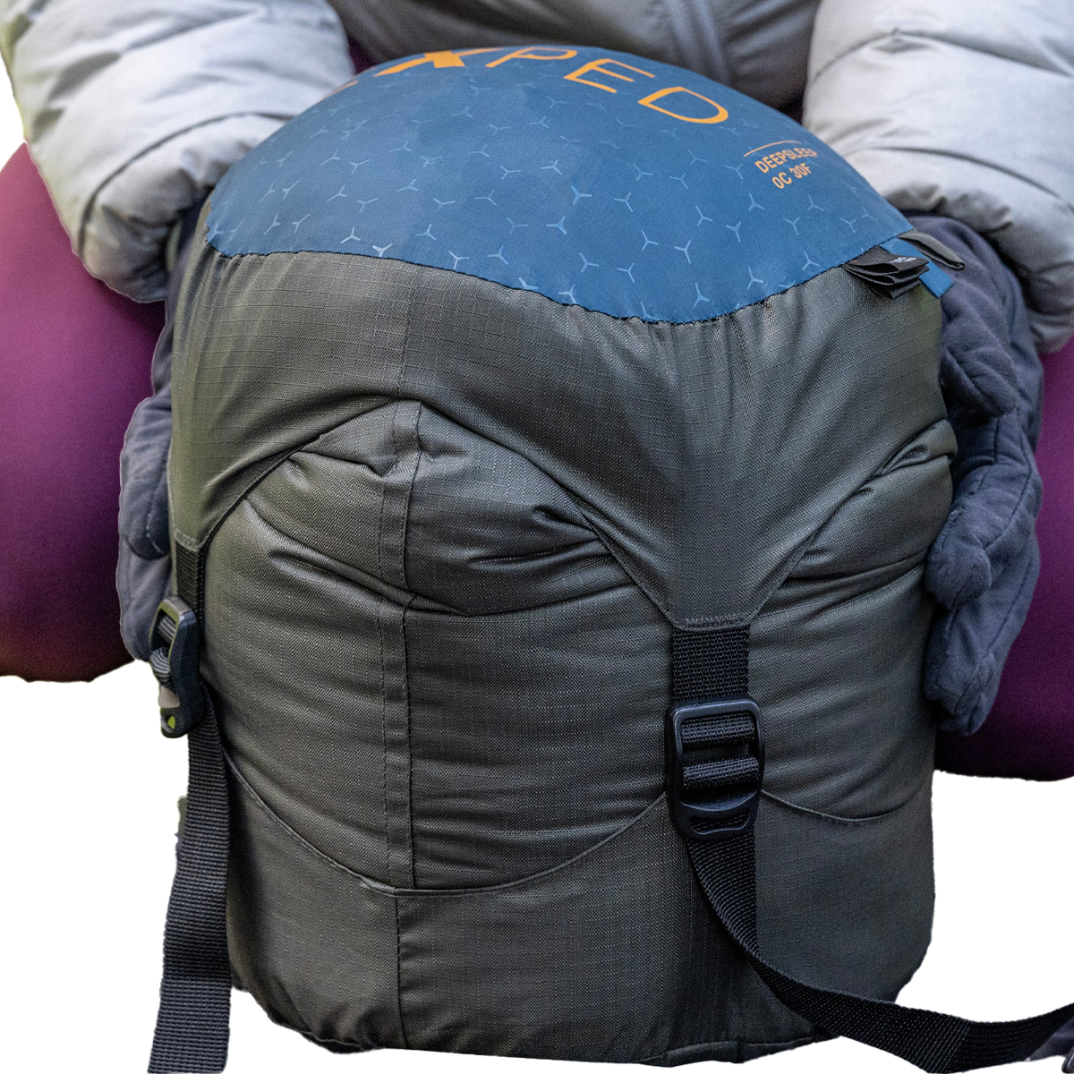 Deepsleep 0°C / 30°F Left Zip Sleeping Bag - Perfect for Camping, Hiking & Outdoor Adventures in Cold Weather
