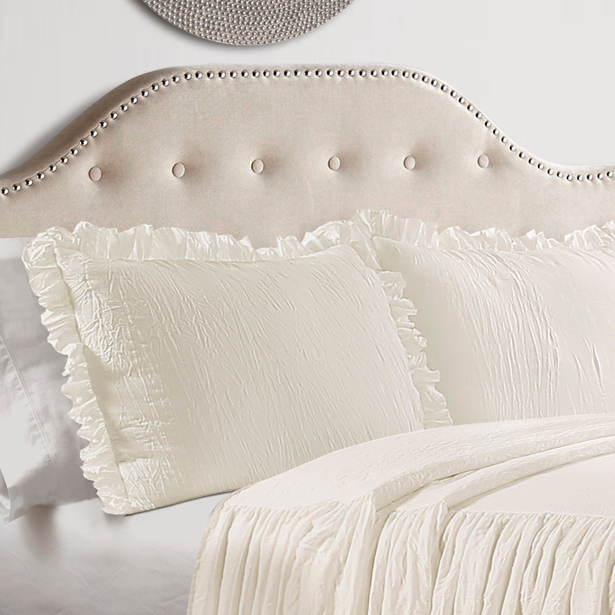 Elegant Ruffle Skirt Bedspread Set - Soft & Stylish Queen Size Bedding for Girls & Women - Perfect for Bedroom Decor, Guest Rooms & Cozy Home Styling