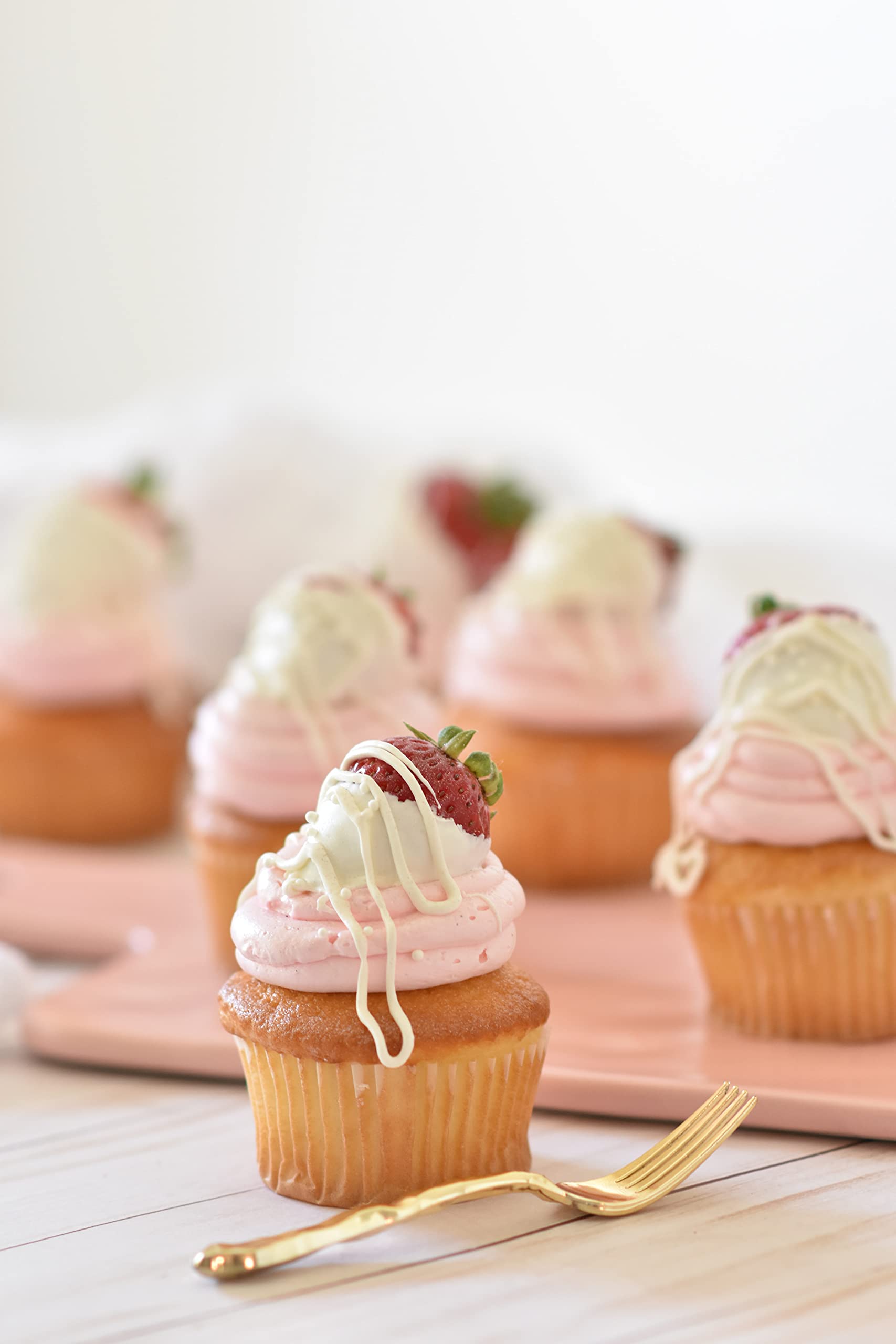 Bakto Flavors - Cake Lovers Collection - 4 Pack (1 FL OZ) - Brownie Batter, Strawberry Shortcake, White Cake Batter & Yellow Cake Flavor Extracts - Perfect for Baking, Frosting & DIY Dessert Recipes