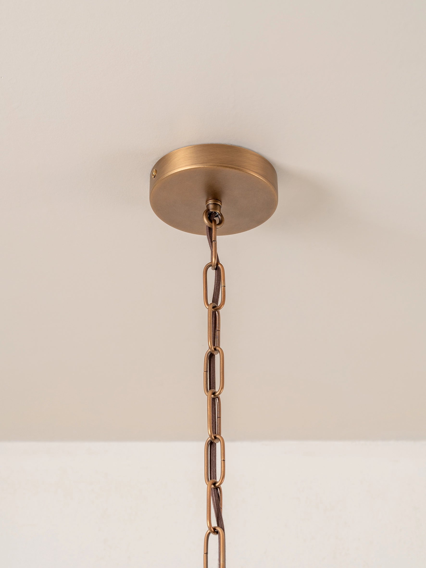 Vintage Cannoli 10-Light Chandelier with Aged Brass Finish & Textured Glass - Perfect for Dining Room, Foyer, or Bedroom Lighting