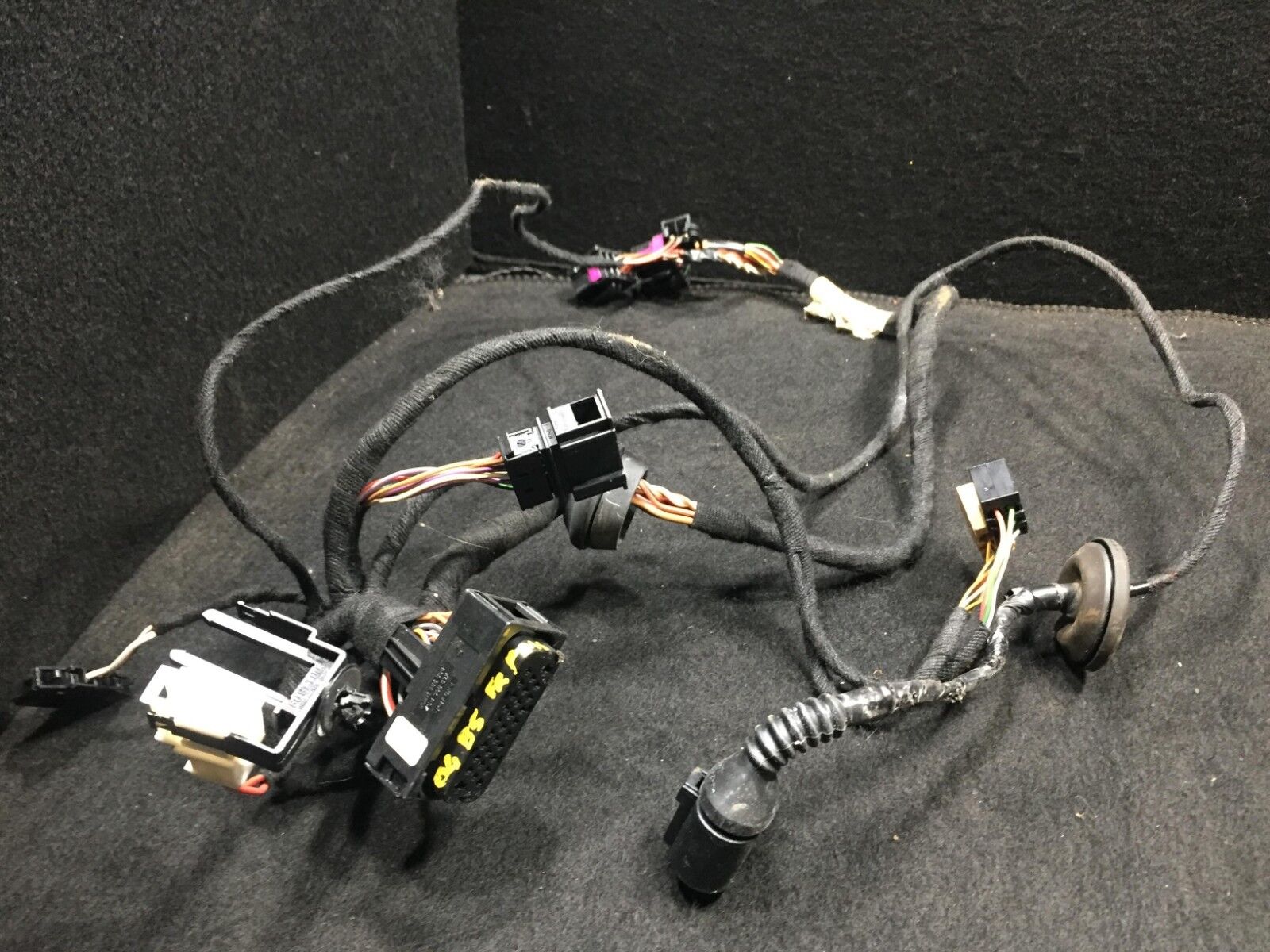 02 03 04 05 Volkswagen Passat Right Front Door Wiring Harness OEM D23 - Replacement for Damaged Wires, Car Electrical System Repair, DIY Auto Maintenance