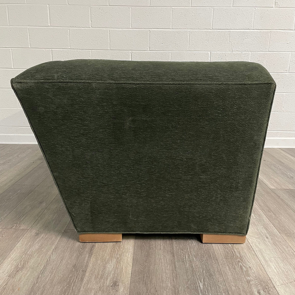 Comfortable Green Loveseat Sofa for Small Spaces - Perfect for Living Room, Apartment, or Office - Modern 2-Seater Couch with Soft Fabric