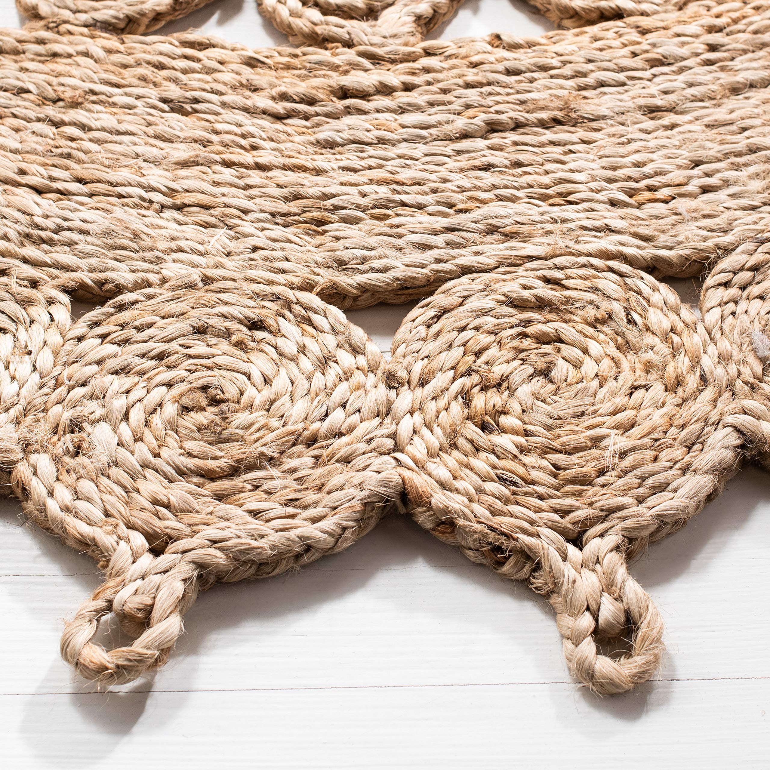 SAFAVIEH Handmade Boho Jute Area Rug - 5' Round Natural Fiber Rug for Living Room, Bedroom & High Traffic Areas | Farmhouse Decor, Eco-Friendly Floor Mat for Cozy Home & Office Spaces (NF162A)
