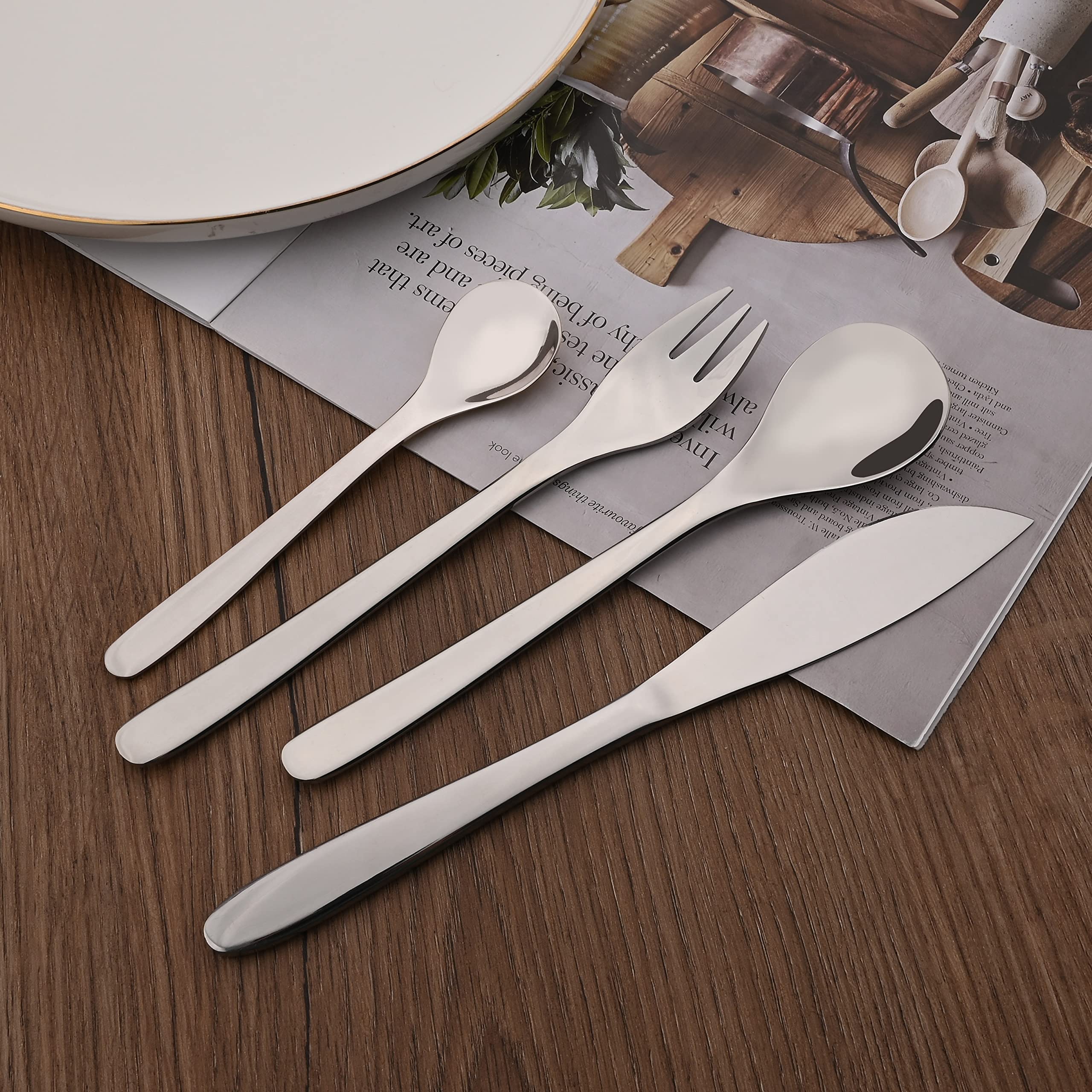 Premium 4-Piece Steak Knife Set - Stainless Steel with Shiny Silver Plating - Sharp Plain Edge Blades - Dishwasher Safe - Perfect for Steak Dinners, BBQ Parties & Fine Dining Experience