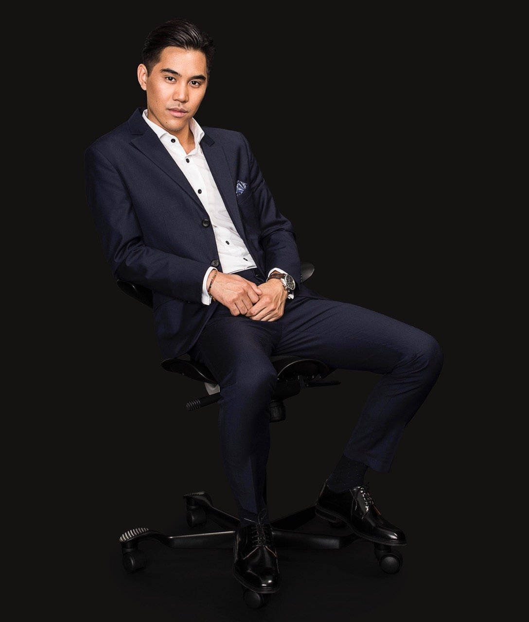HÅG Capisco Puls 8020 Ergonomic Office Chair - All Black CURA Collection | Adjustable Height & Posture Support for Home & Workspace