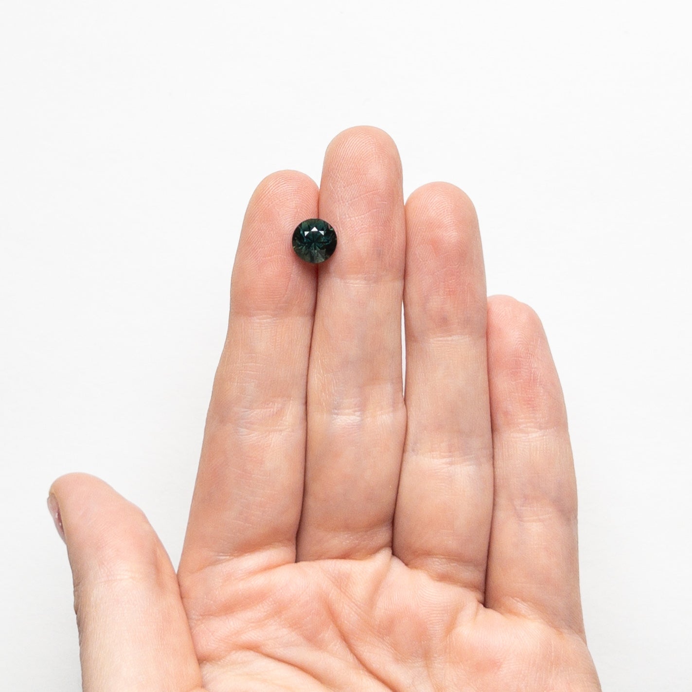 1.95ct Round Brilliant Blue Sapphire Gemstone - 7.13x7.08x5.39mm Natural Loose Stone for Jewelry Making, Engagement Rings & Necklaces