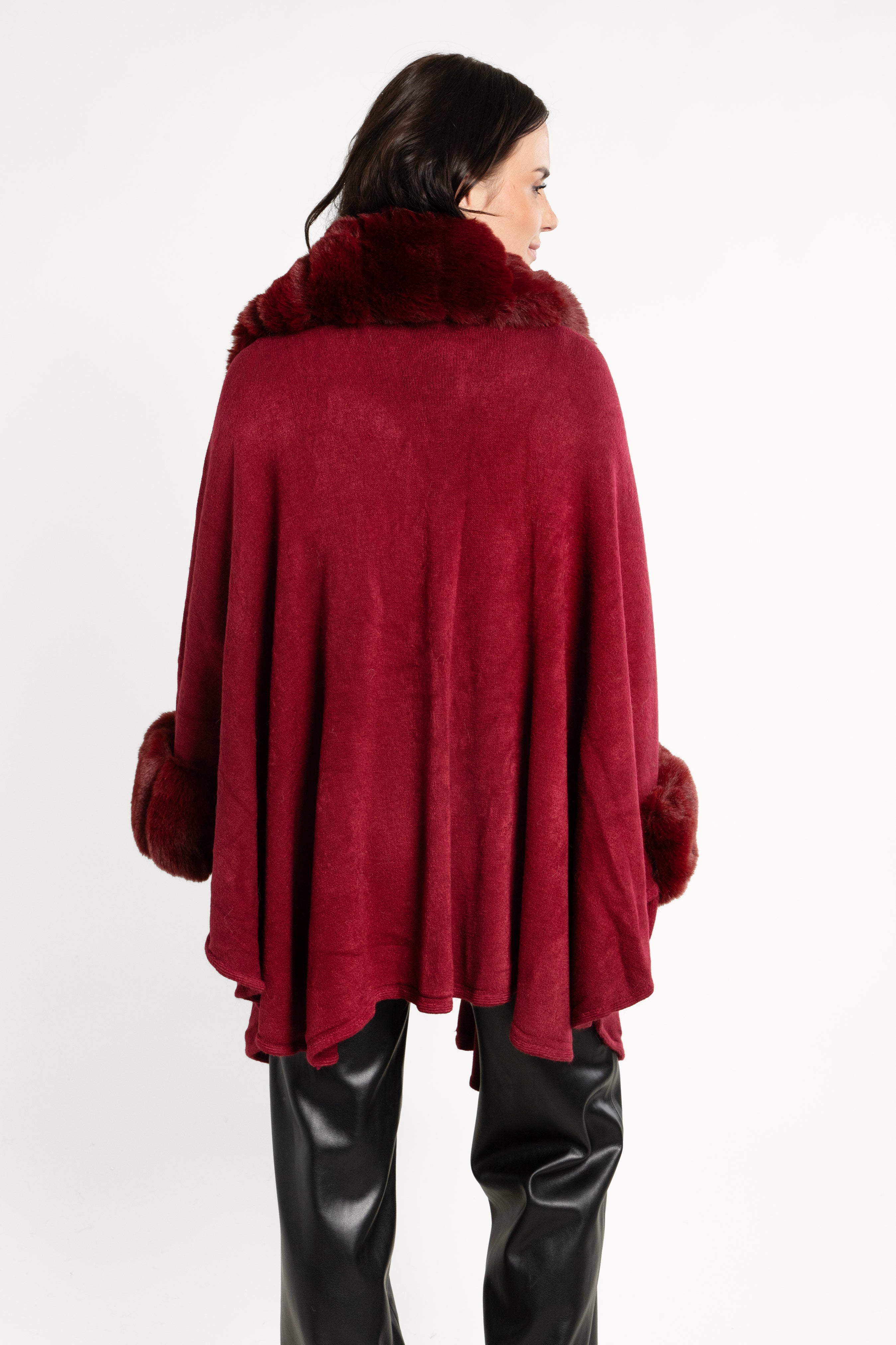 Stylish Kimono with Faux Fur Trim - Elegant Loungewear & Home Wear for Women | Perfect for Relaxing, Spa Days & Cozy Evenings