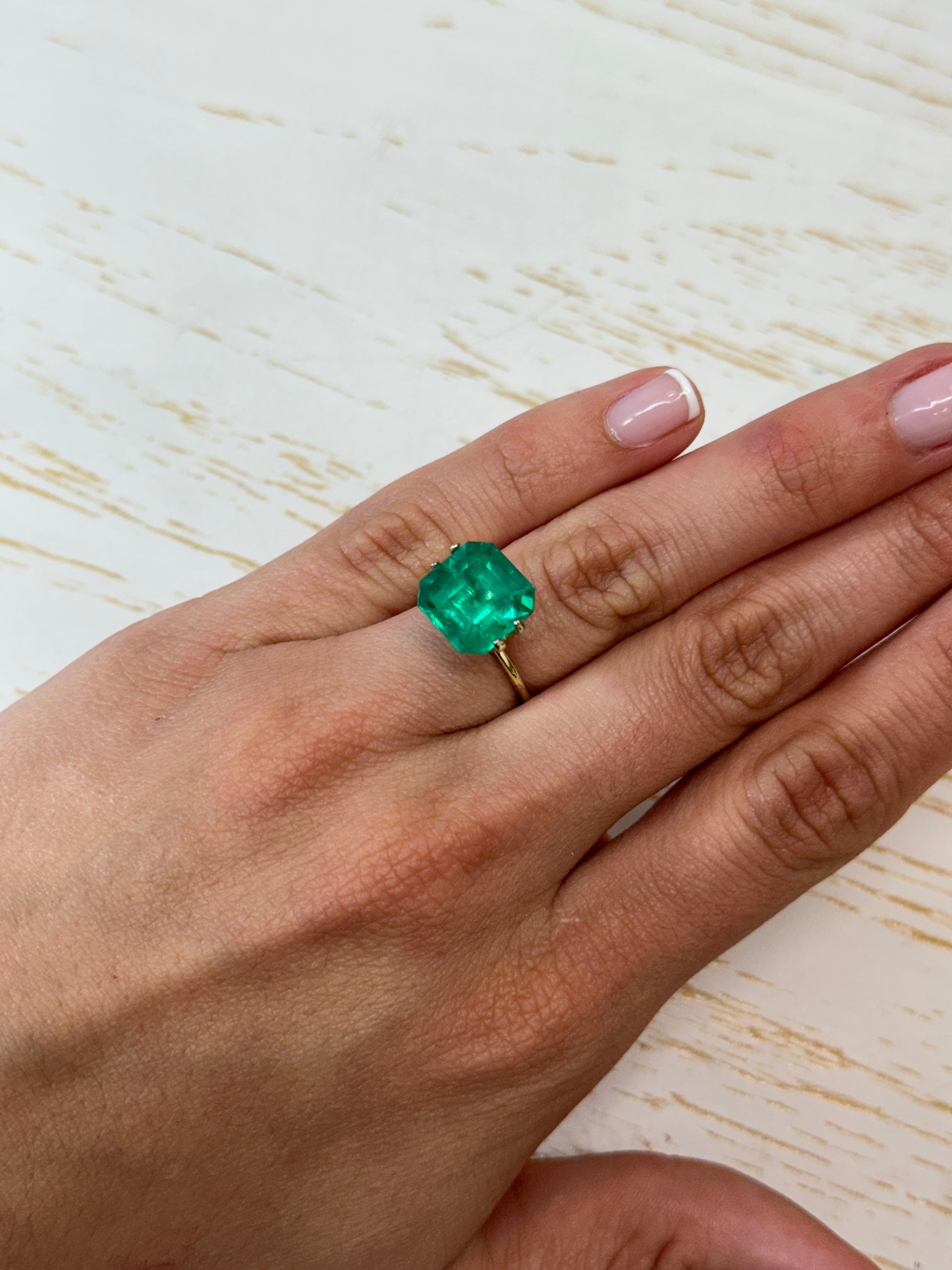 7.38 Carat Intense Bluish Green Natural Colombian Emerald Loose Gemstone - Asscher Cut 11.5x11.5mm for Jewelry Making, Engagement Rings & Luxury Collectibles