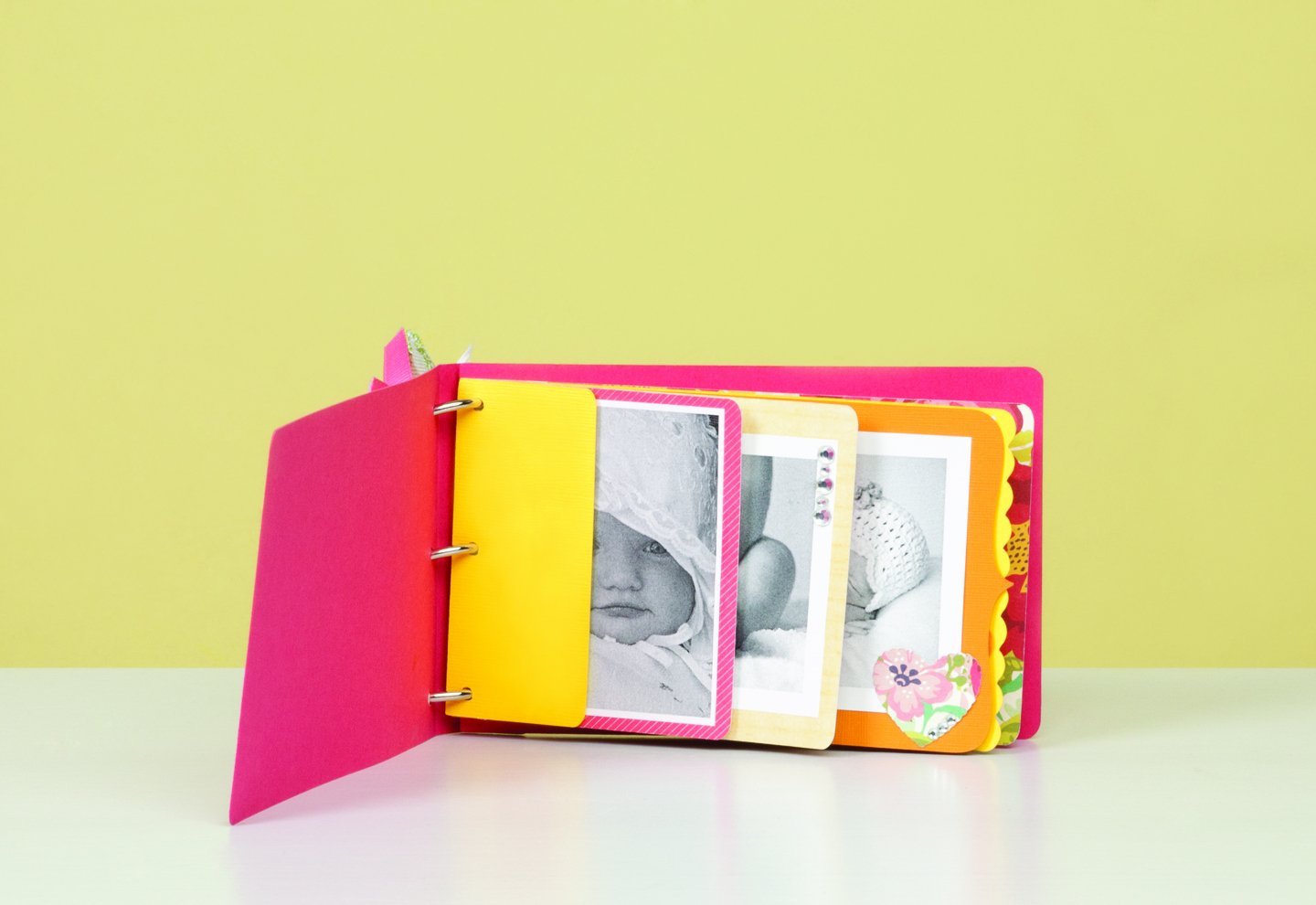Cricut 2001796 Mini Books Projects Cartridge - Perfect for Scrapbooking, Card Making & DIY Crafts
