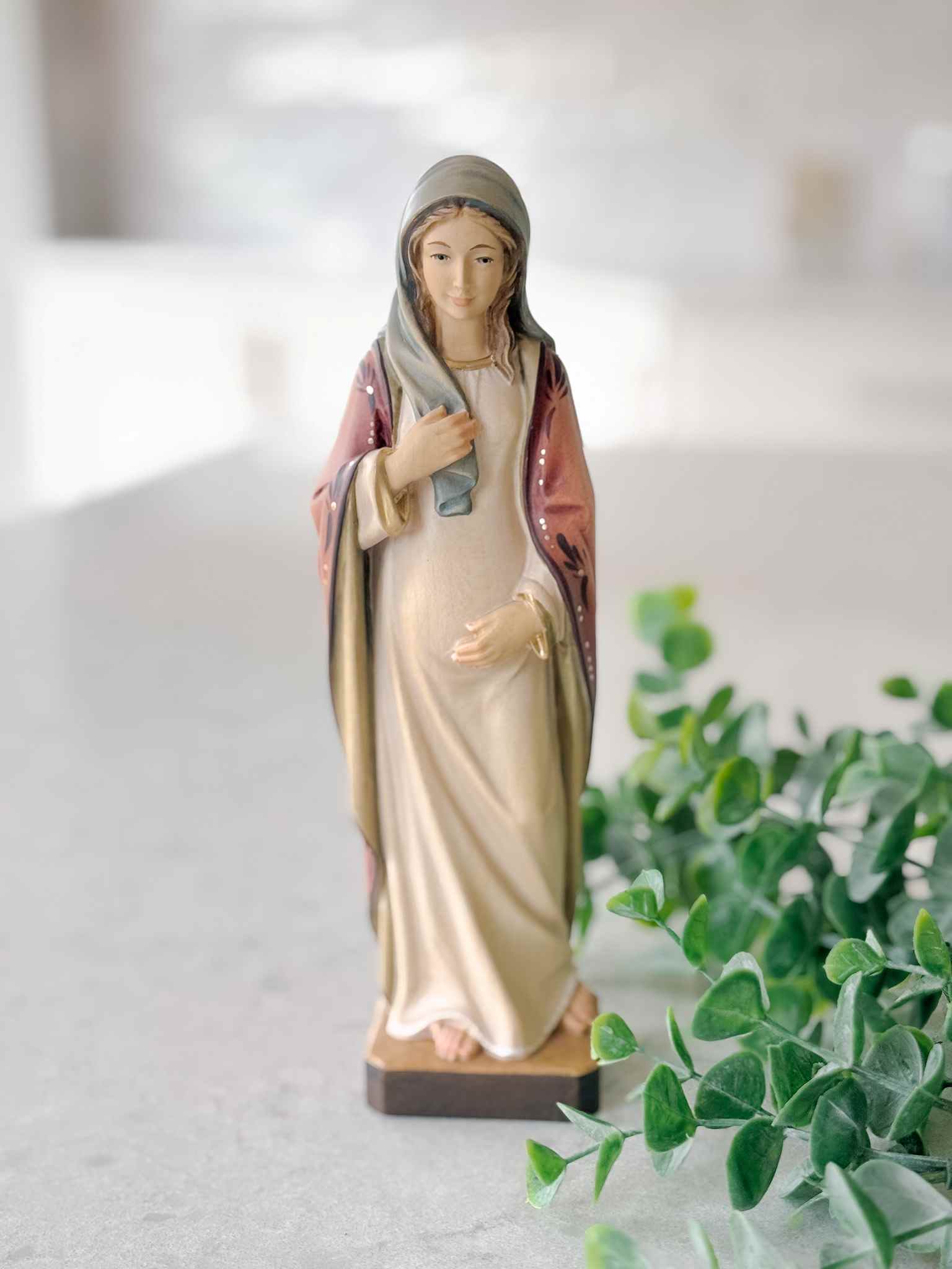 Mary Tabernacle of Love Statue - Religious Home Decor, Catholic Gifts for Women, Christian Statue for Prayer Altar & Meditation - Perfect for Church, Home Chapel, or Spiritual Retreat