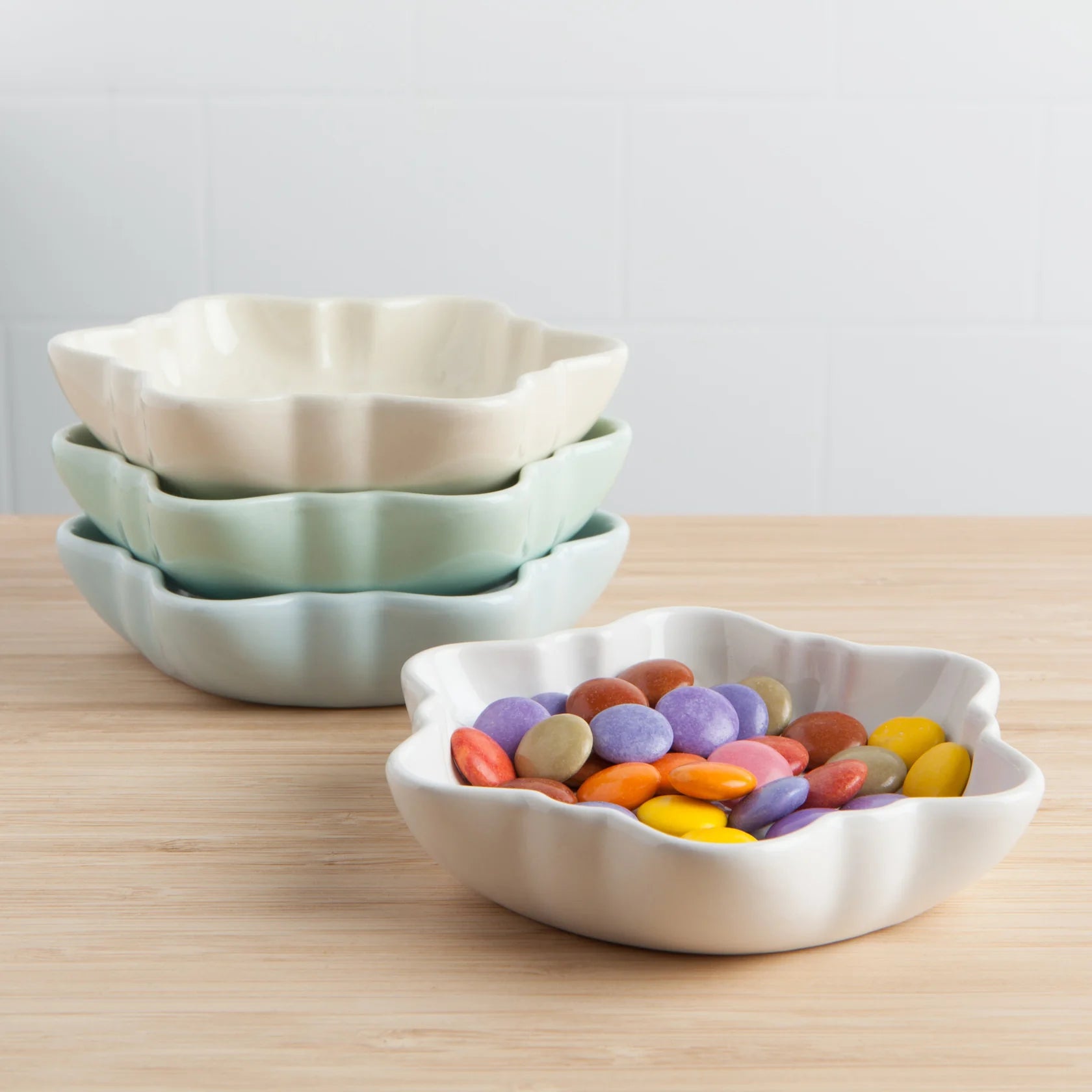 Now Design Snowflake Shaped Dipping Bowls - Set of 4 | Perfect for Holiday Parties, Candy Displays & Appetizer Serving | Elegant Ceramic Dessert Dishes for Christmas Entertaining