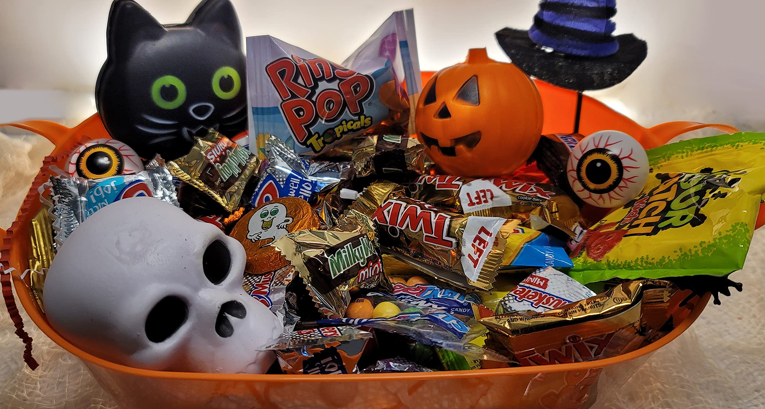 Halloween Trick or Treat Variety Pack (100 Count) - Spooky Snacks, Candy Box with Rubber Ducks for Boys, Girls & College Students | Perfect for Halloween Parties, Classroom Treats & Neighborhood Trick-or-Treating