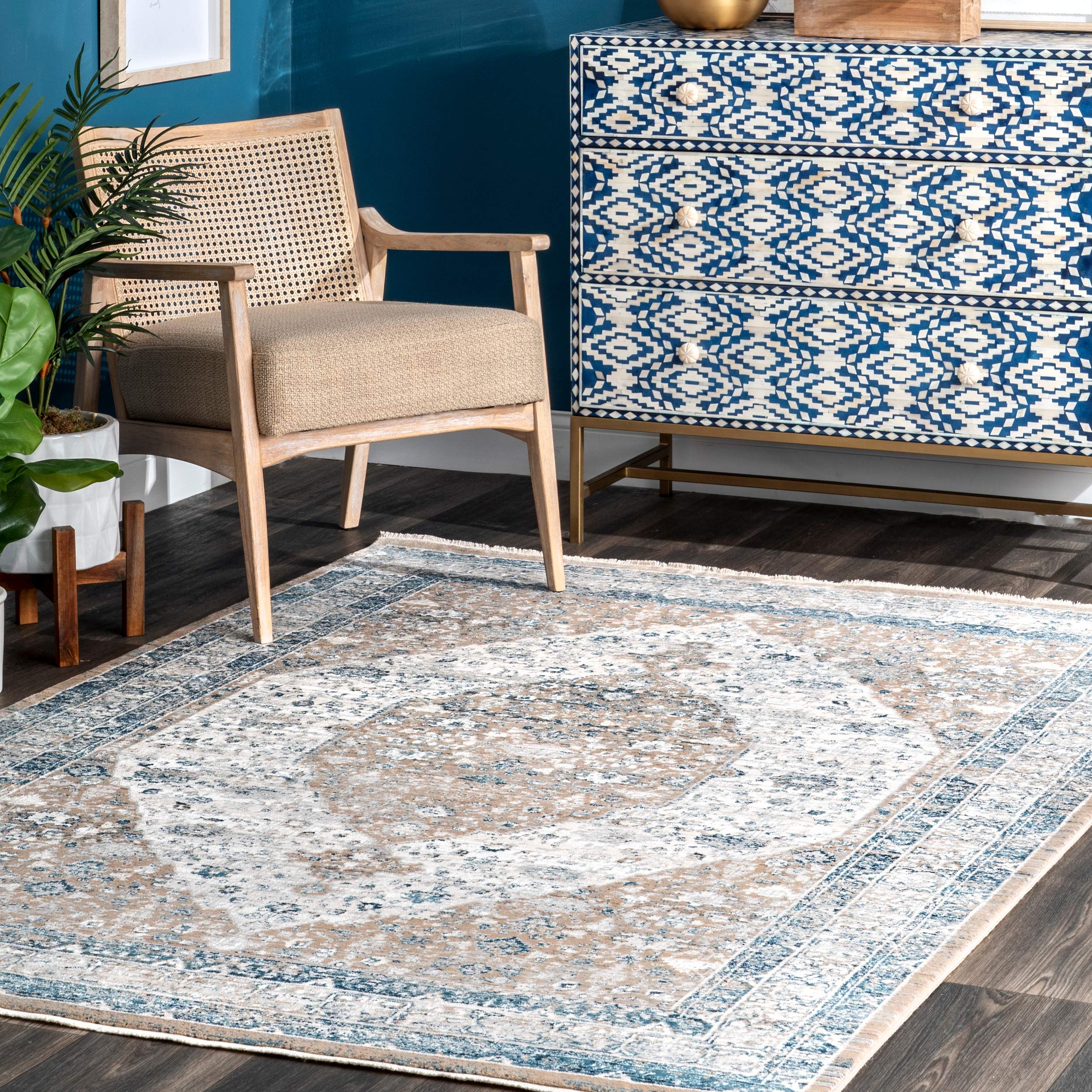NuLOOM Kaia Oriental Style Iris Medallion Area Rug 5'3