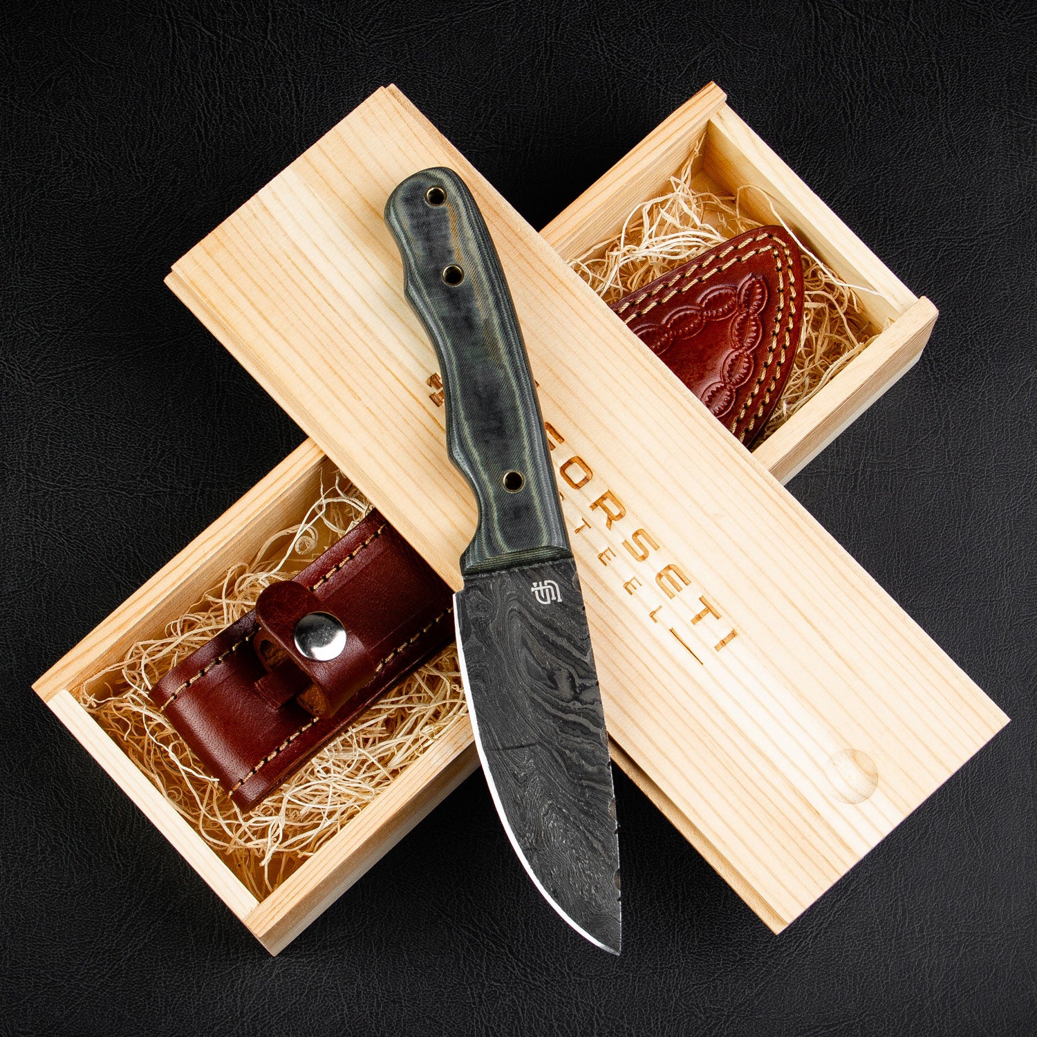 Premium Bowie Damascus Steel Hunting Knife - Handcrafted Fixed Blade with Leather Sheath - Ideal for Outdoor Camping, Hunting & Survival Adventures