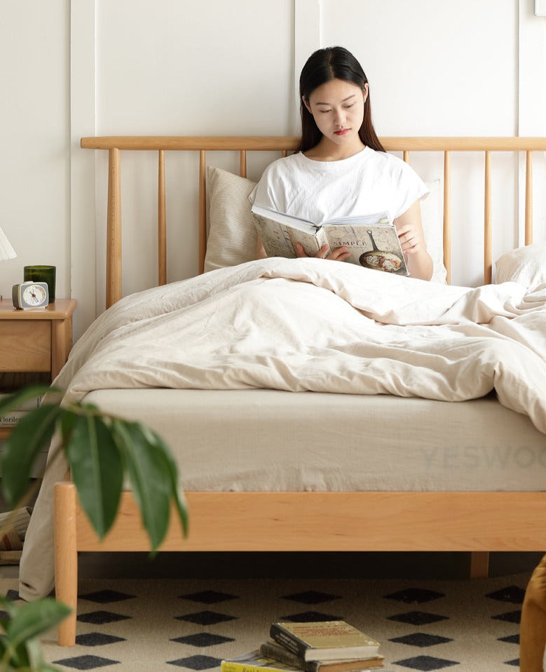 Solid Oak & Beech Wood Windsor Bed - Handcrafted Classic Wooden Bed Frame for Bedroom - Perfect for Master Bedroom, Guest Room & Cozy Farmhouse Style