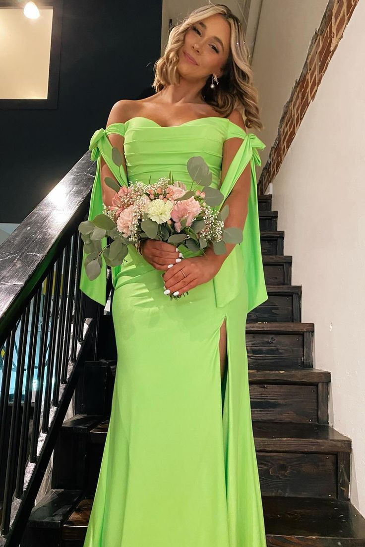 Elegant Off-The-Shoulder Emerald Green Long Prom Dress with High Slit - Formal Evening Gown for Homecoming, Ball & Special Occasions - Style J4945