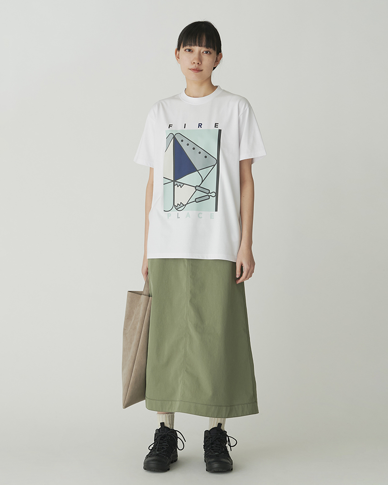 Cozy Fireplace Graphic T-Shirt for Men & Women - Soft Cotton Tee for Casual Wear, Lounge & Winter Outfits