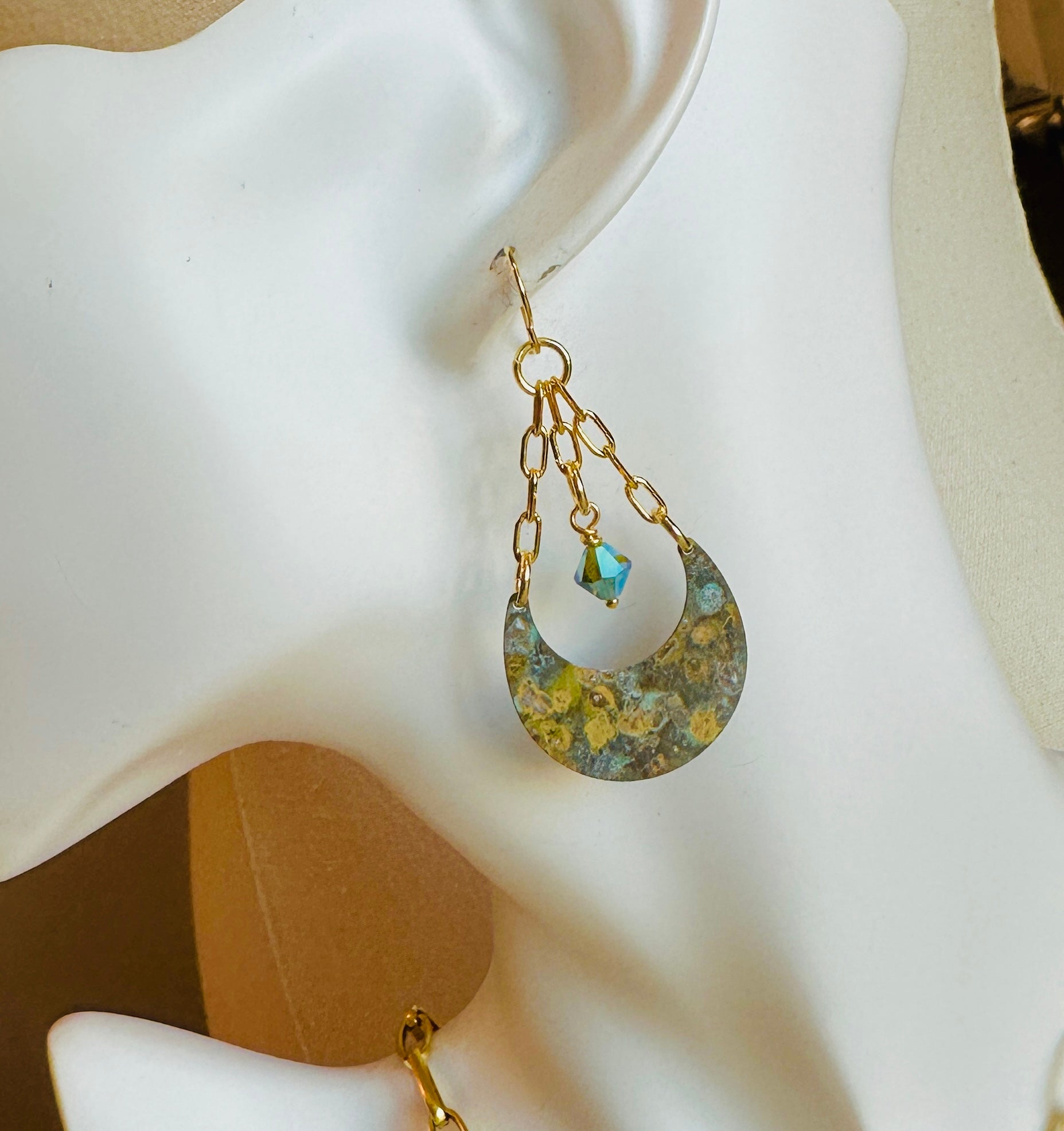 Dani Earrings - Elegant Gold Hoop Earrings for Women, Hypoallergenic & Lightweight, Perfect for Everyday Wear & Special Occasions
