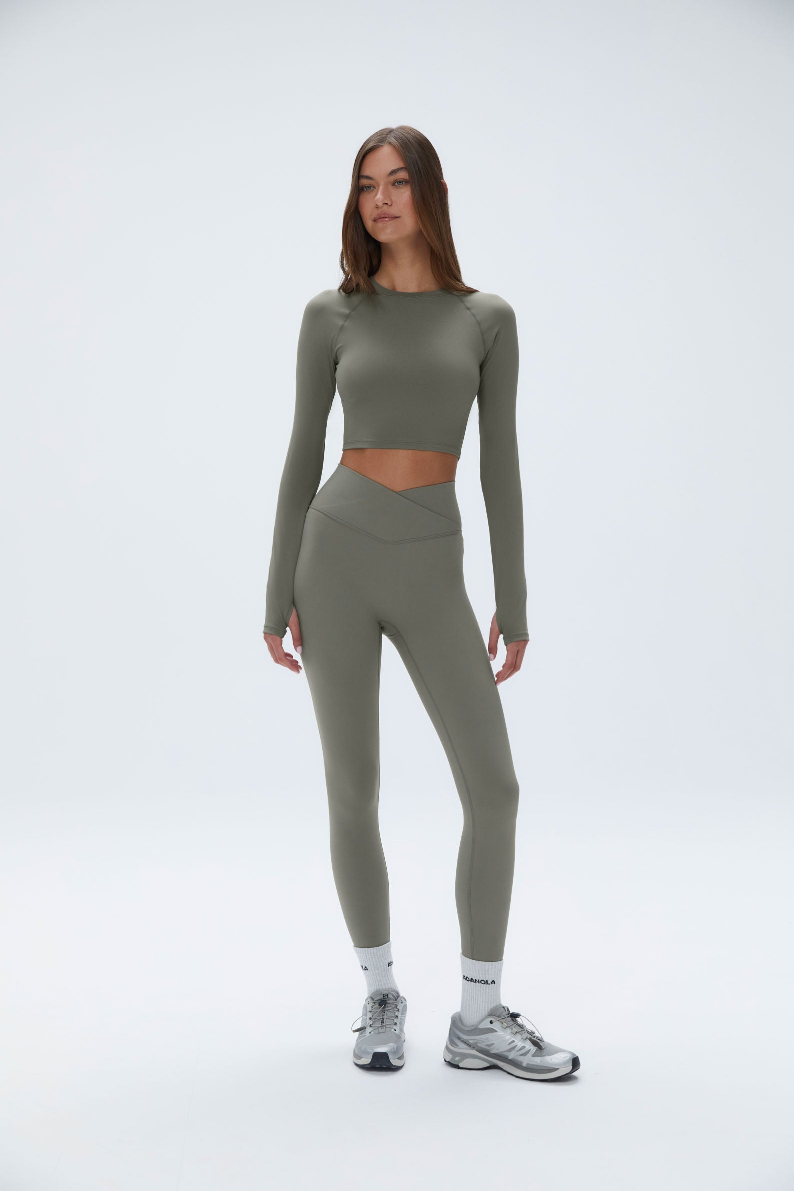 Stylish Olive Green Long Sleeve Crop Top for Women | Fashionable Fall & Winter Layering Essential | Perfect for Casual Outfits, Date Nights & Streetwear Looks