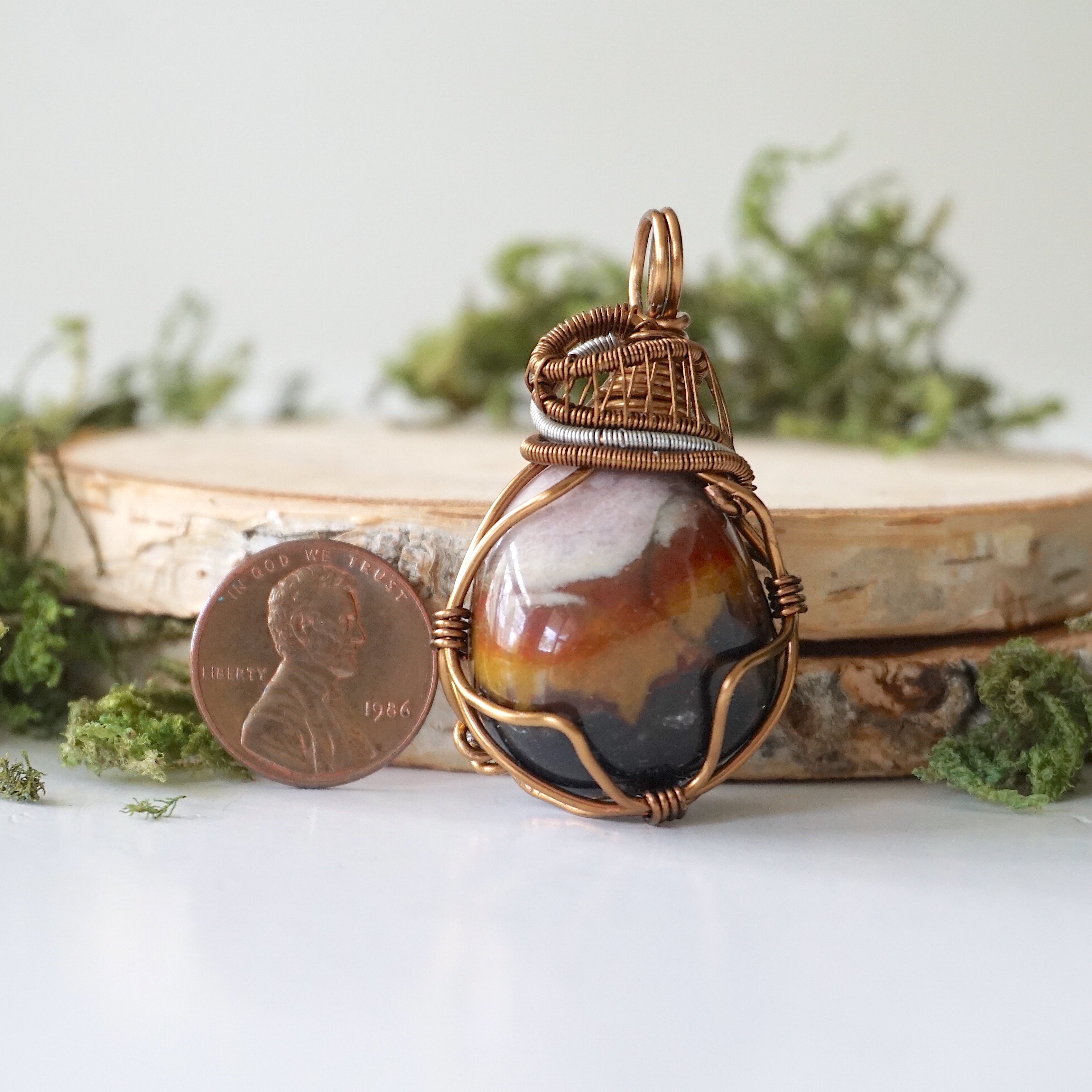 Natural Sardonyx Crystal Necklace for Women - Healing Stone Jewelry for Energy Balance & Protection | Perfect for Meditation, Yoga & Spiritual Gifts